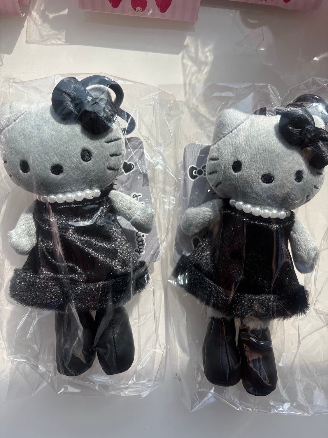헬로키티 블랙 롱다리 진주 스타일업 마스코트 상품이미지1