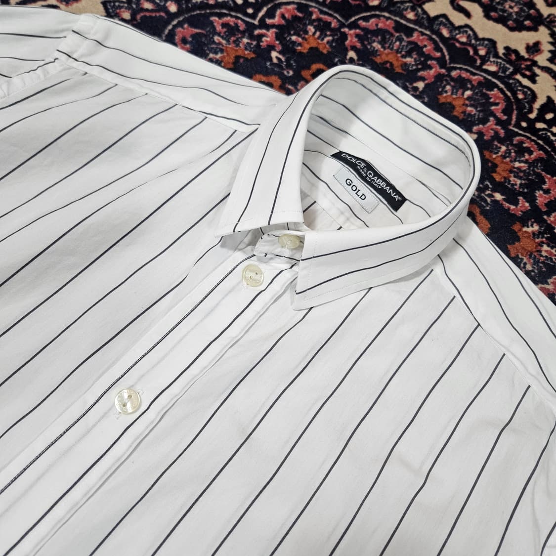 돌체엔가바나 골드 화이트 스트라이프 팔 DG로고 셔츠  상품이미지5