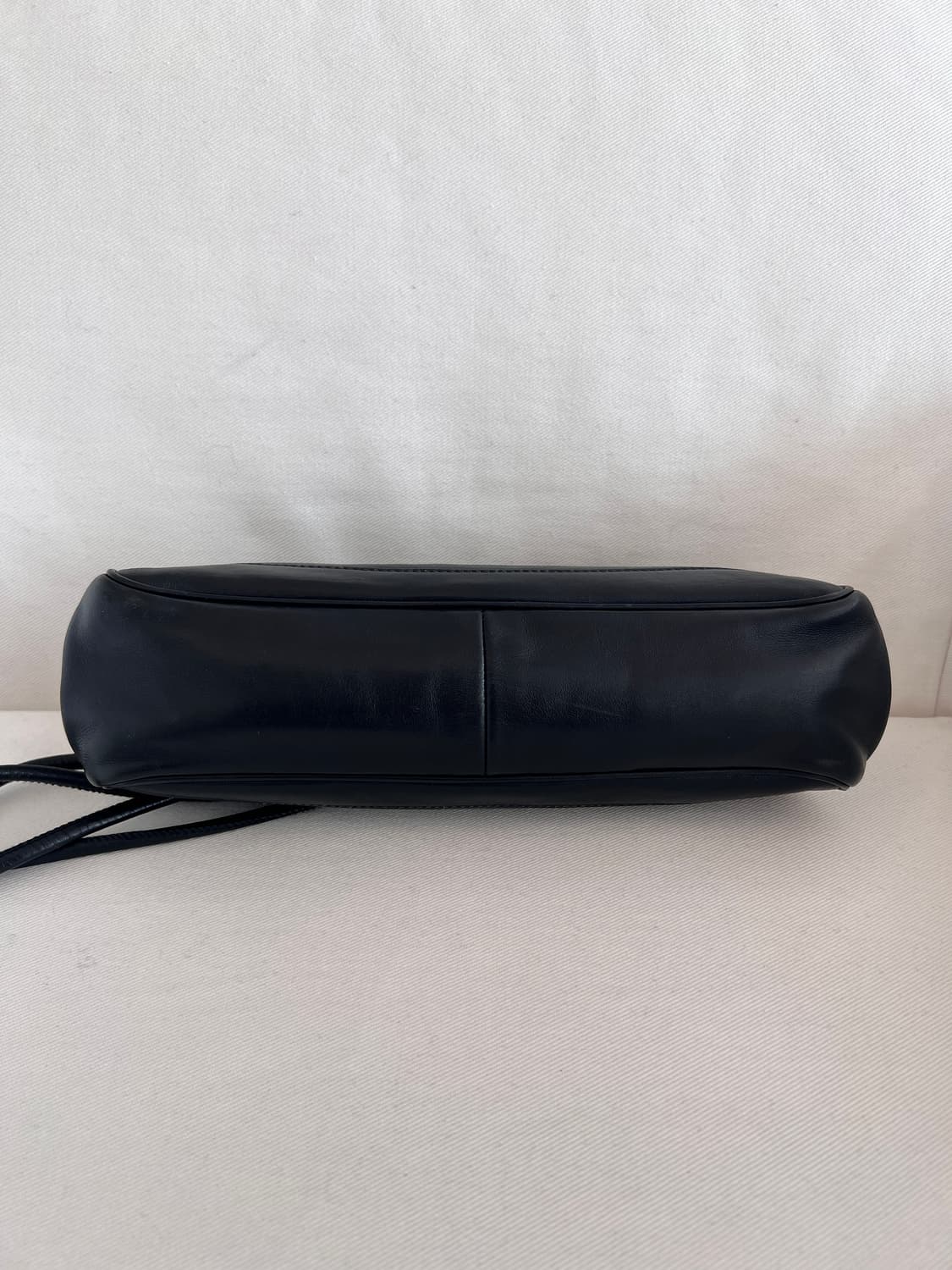 구찌 빈티지 블랙 레더 이스트웨스트 숄더백 상품이미지9