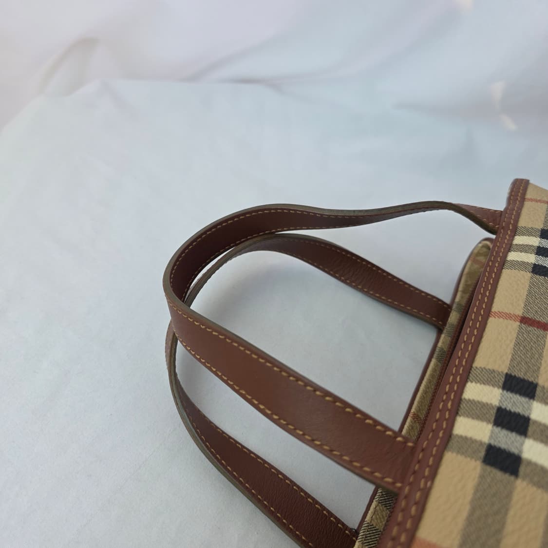 [정품 BURBERRY] 버버리 노바체크 pvc 토트백 스몰 상품이미지4