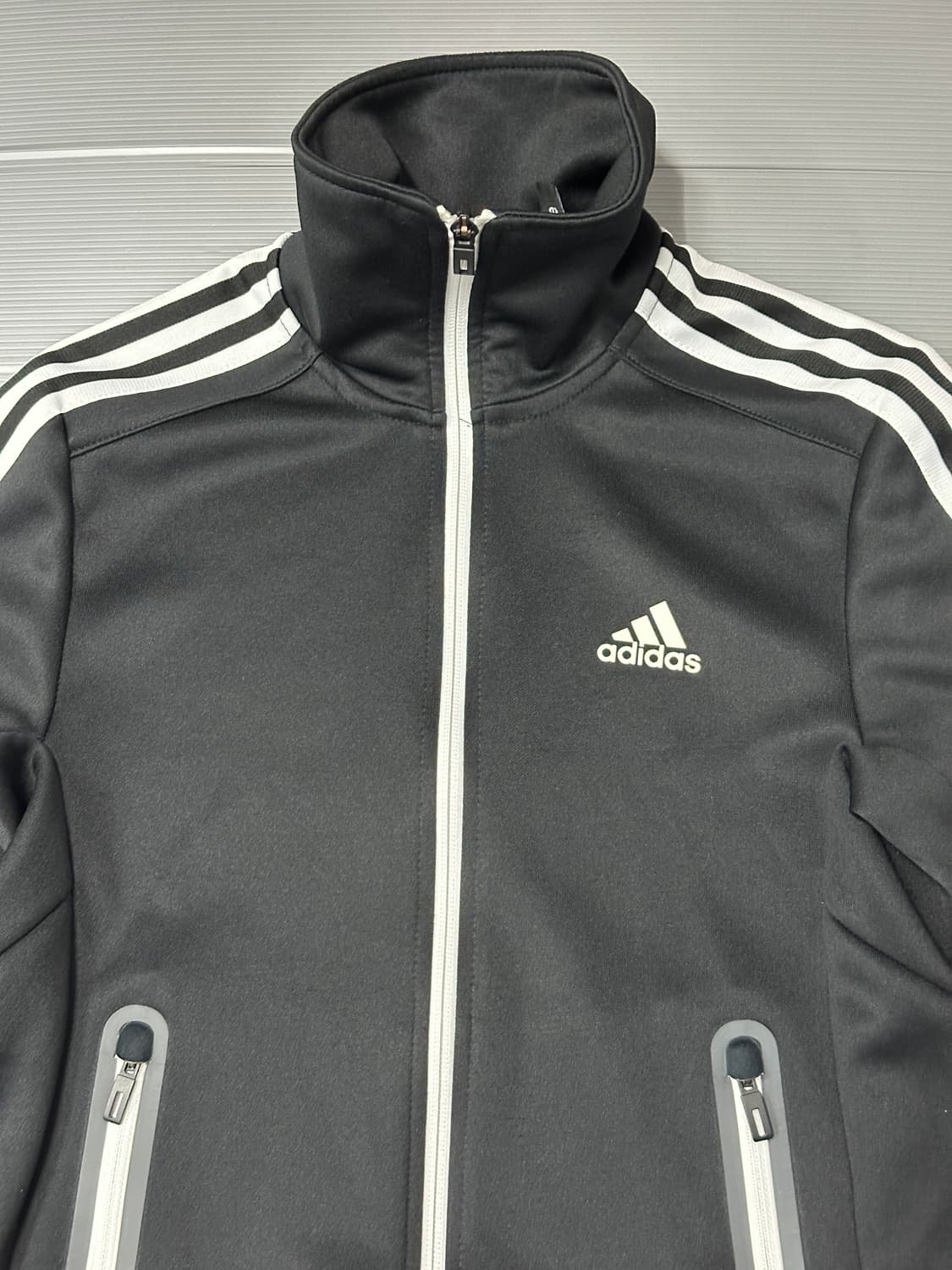 아디다스 로고 트랙탑 져지 블랙 95 상품이미지2