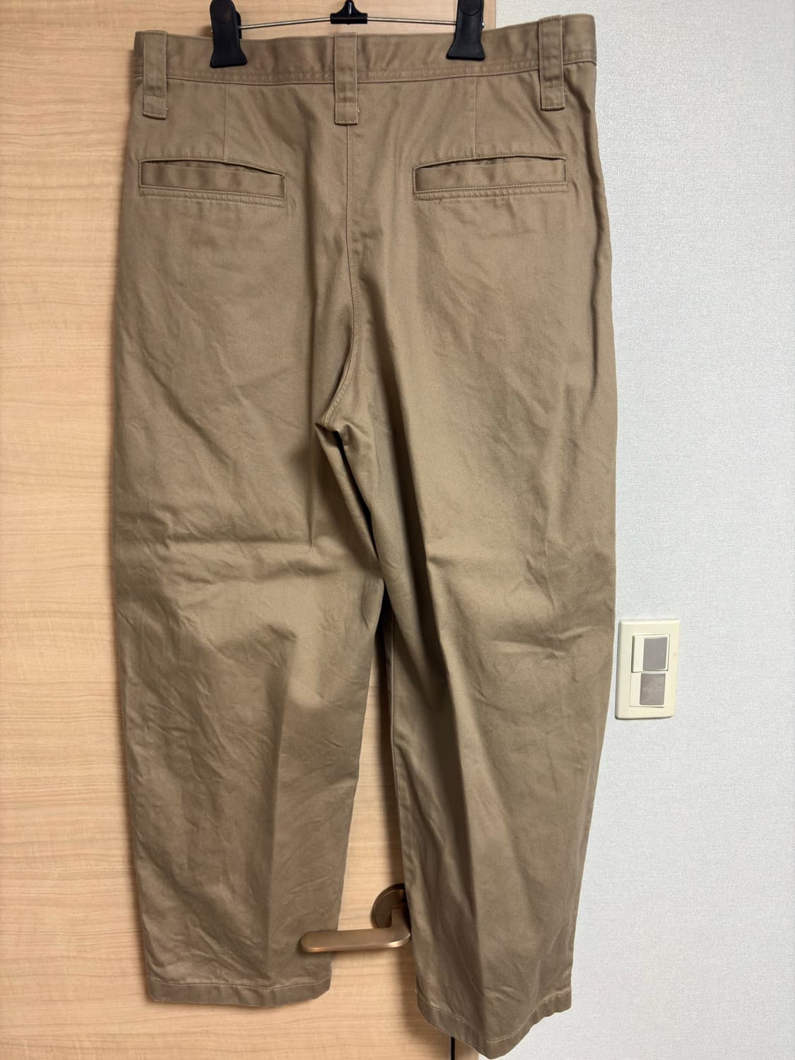 유니클로 와이드 치노팬츠 베이지 상품이미지2