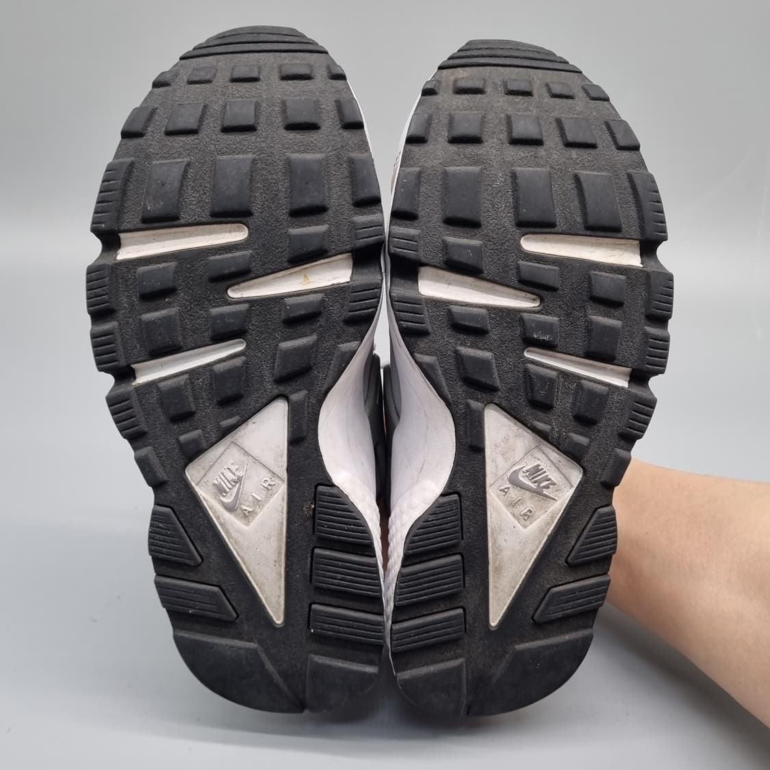 나이키 허라취런 실버 아동운동화 실사이즈210 상품이미지3