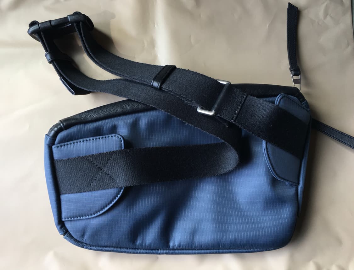 로에베 슬링백  상품이미지2