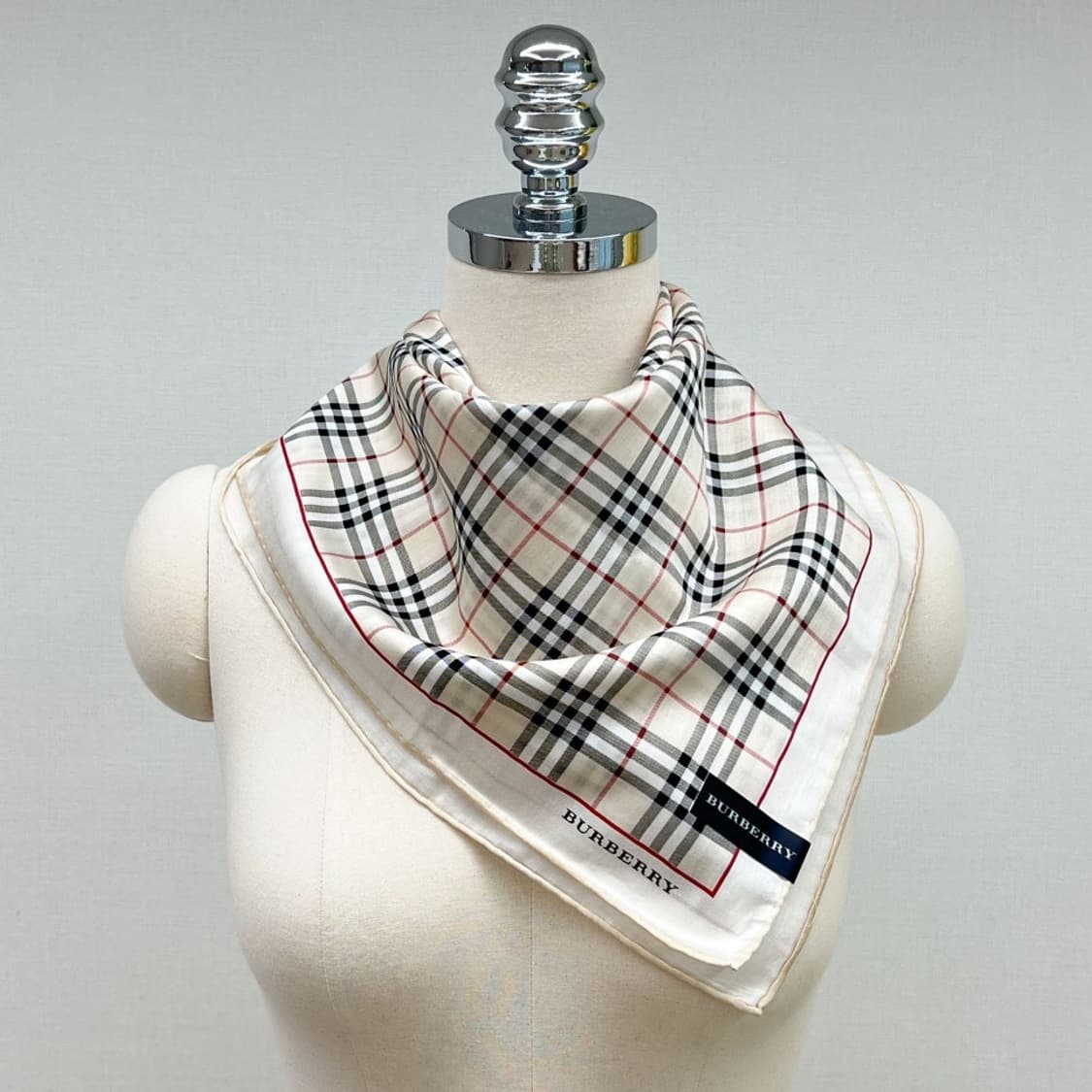 (새상품) burberry/ 버버리 쁘띠스카프 손수건 상품이미지8