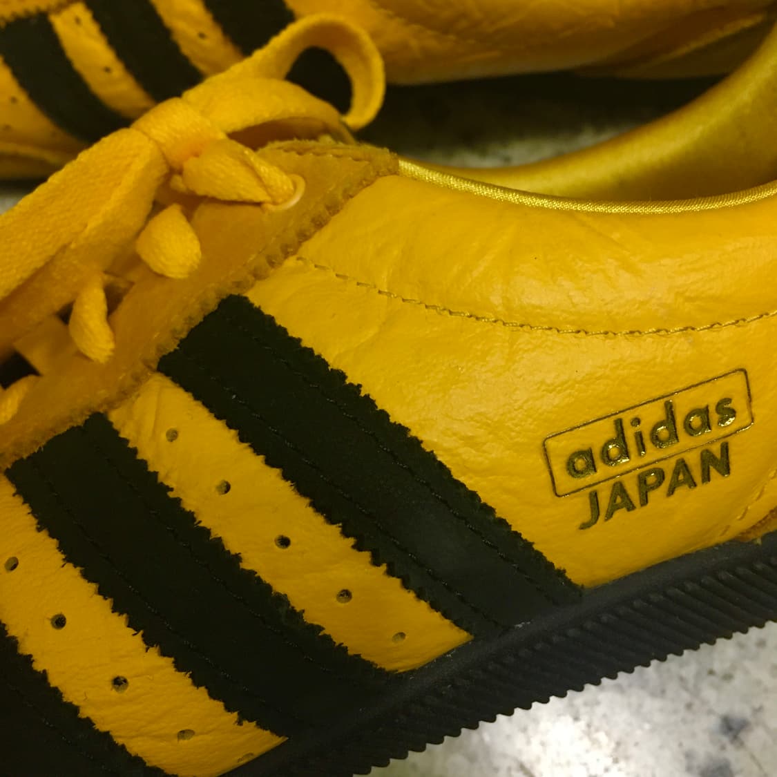 아디다스 재팬 옐로우 스니커즈 상품이미지2