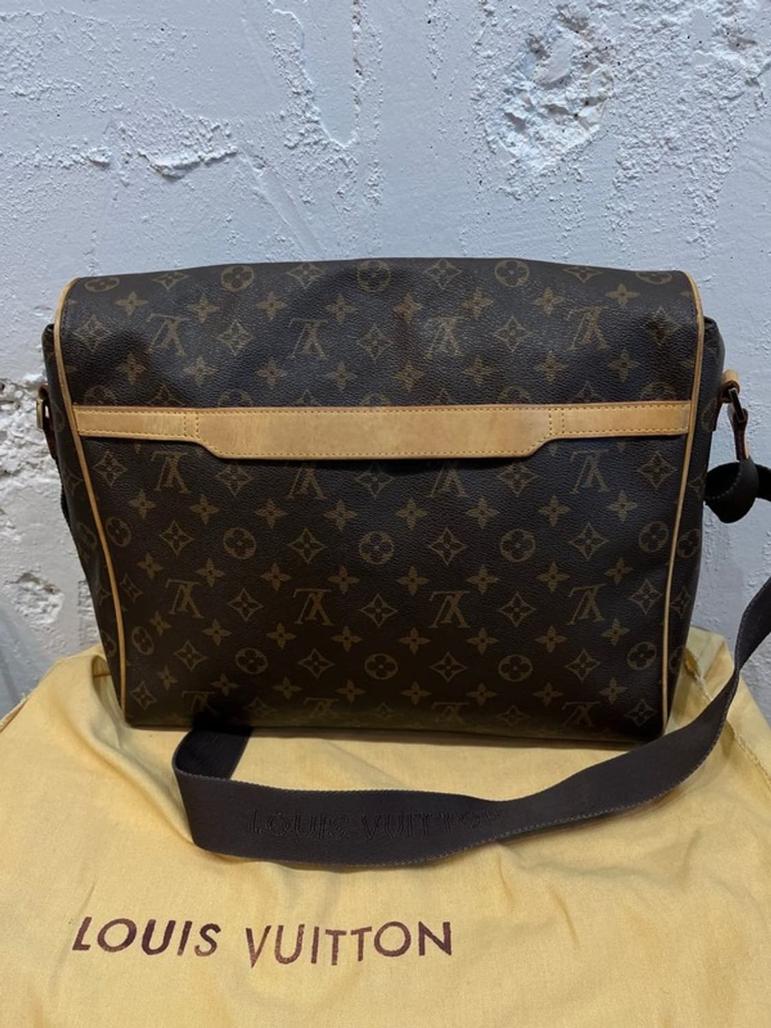 루이비통 아베스 레더 크로스백 상품이미지4