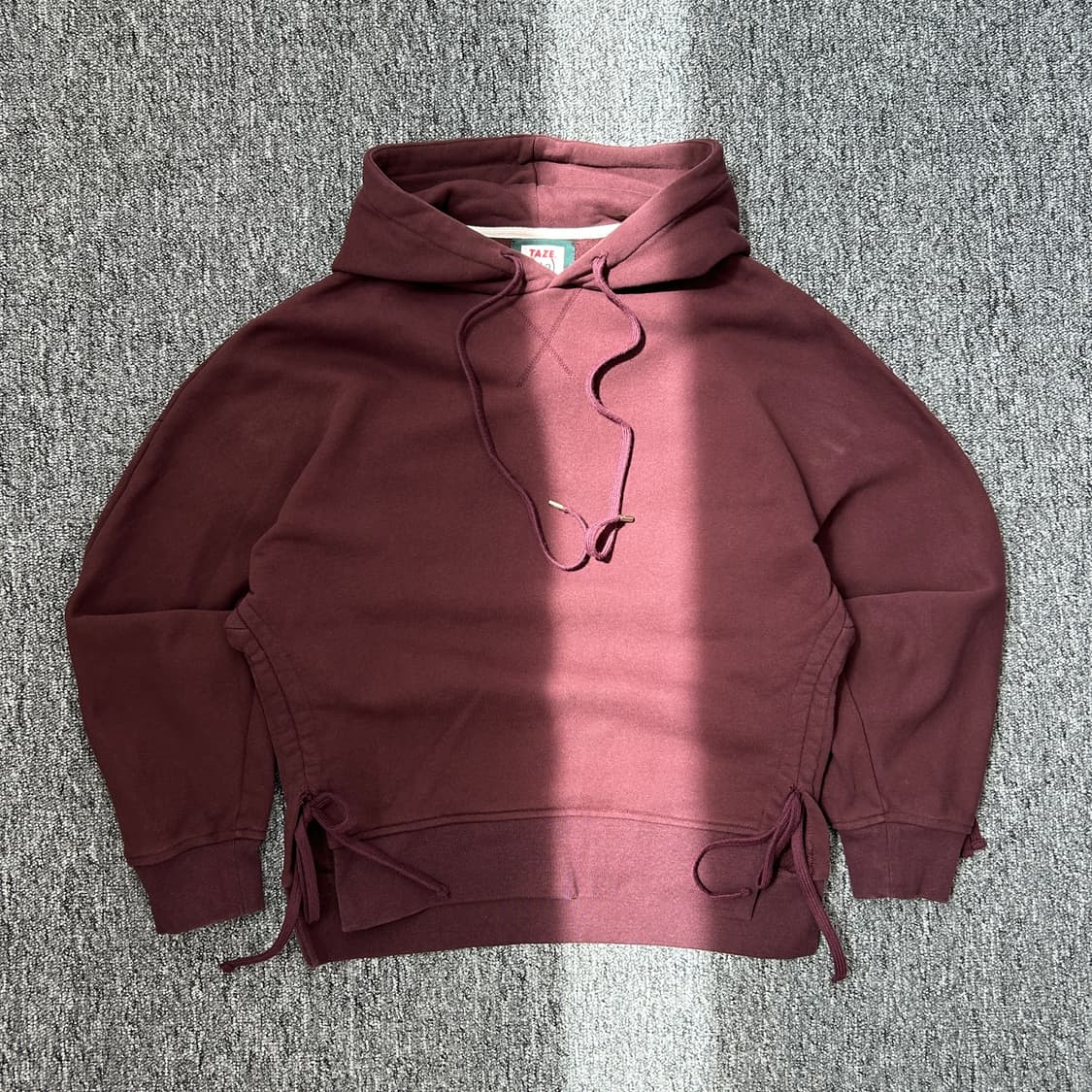 TAZE 버건디 레이스업 후드티 상품이미지1