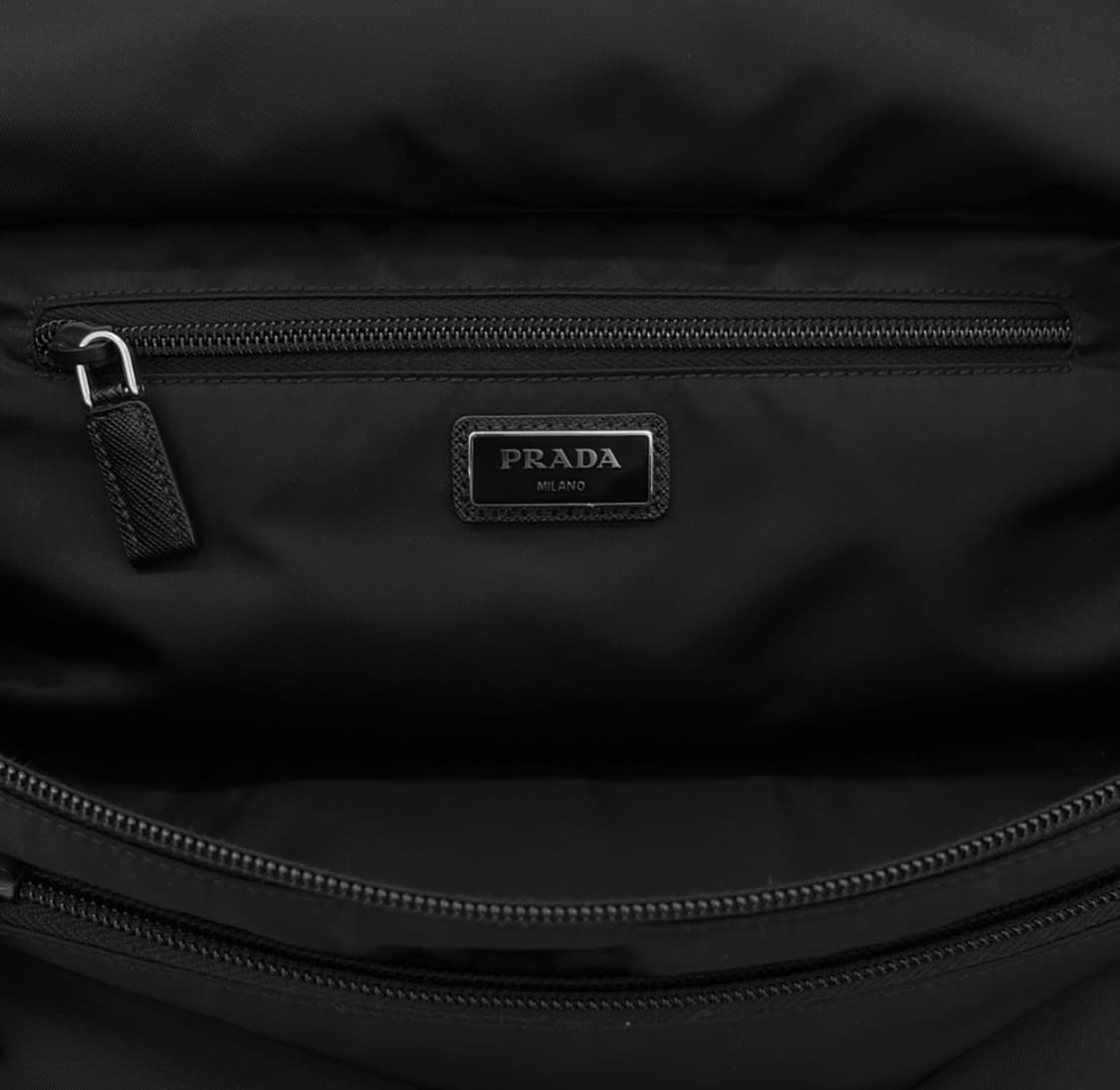 [M] 프라다 남성 리나일론 사피아노 바이커백 크로스백 미디움 블랙 상품이미지9