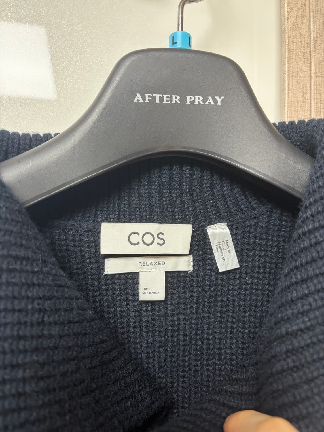 cos 코스 네이비 숄카라 니트 상품이미지3