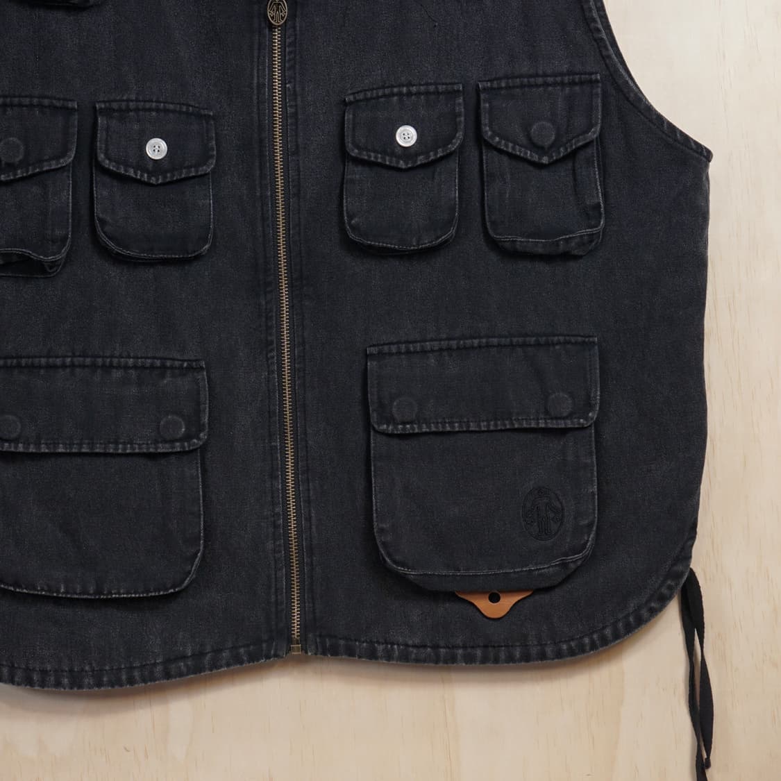 언타이틀 아트웍스 카고 데님 베스트 상품이미지6