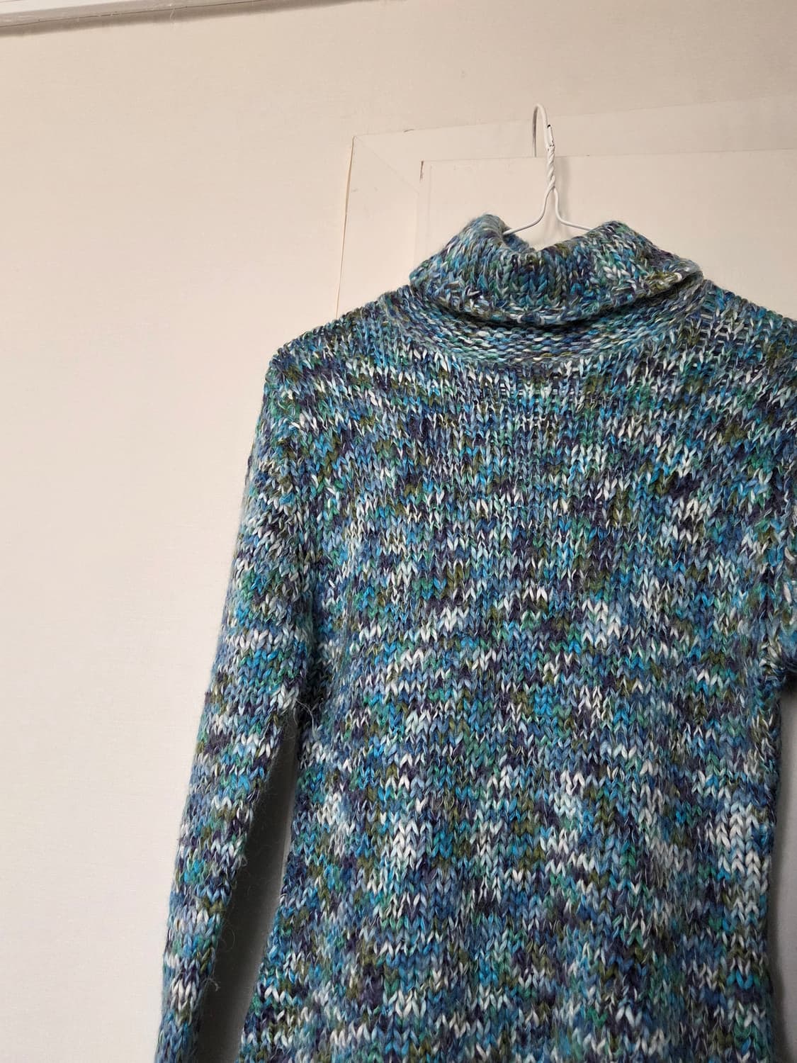 바다색 three&two one 터틀넥 니트 상품이미지5