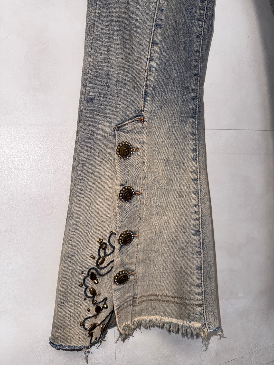 Washing denim oriental embroidered 부츠컷팬츠 상품이미지4