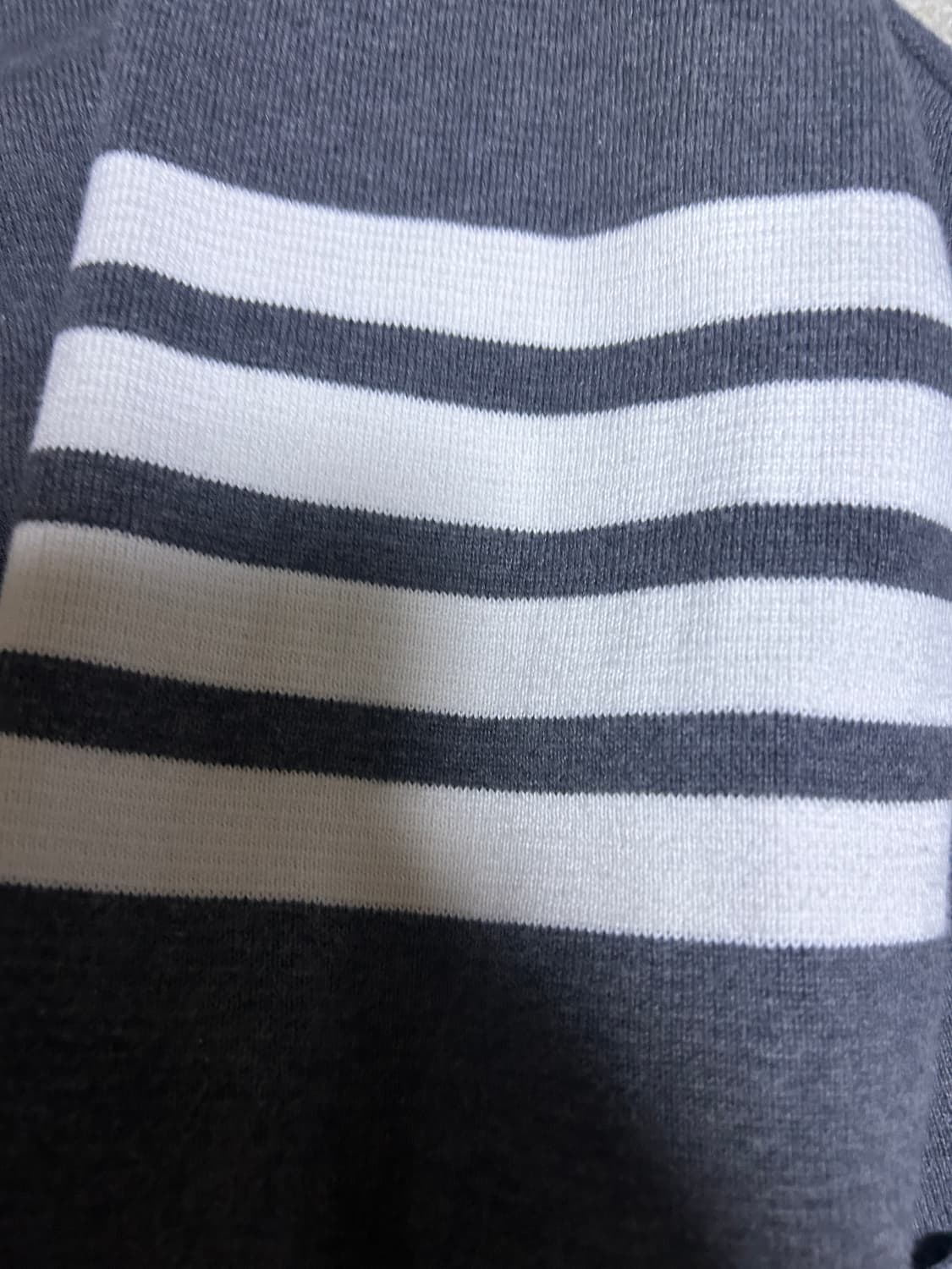 [새상품급, 4] 톰브라운 밀라노스티치 가디건 그레이 상품이미지3