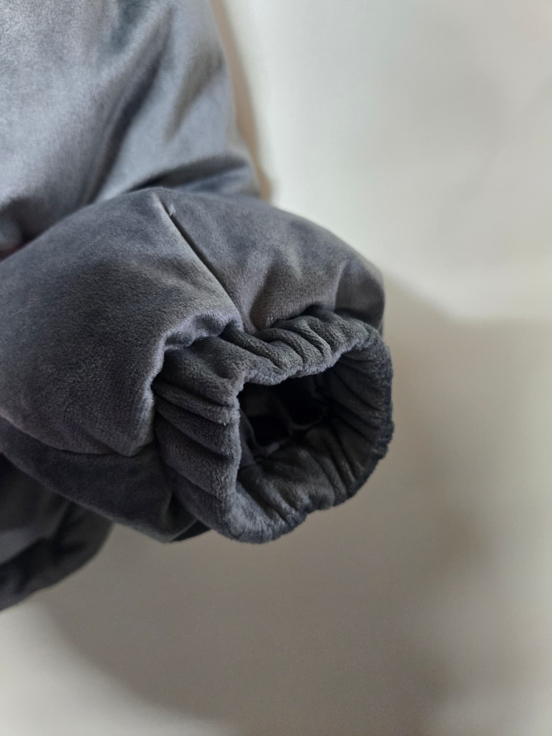 DAVID CHEN 데이비드 첸 벨벳 패딩 회색 상품이미지3