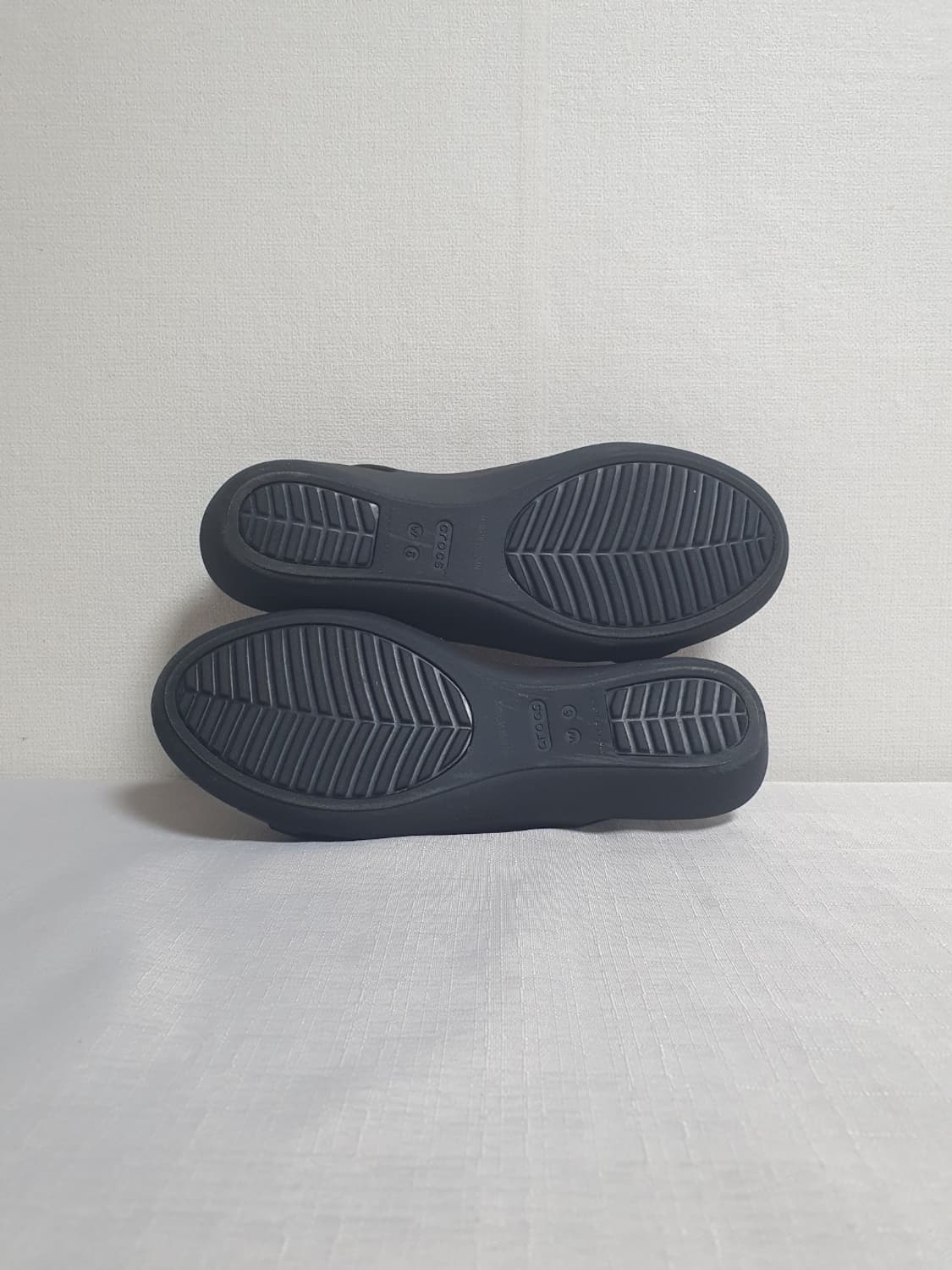 크록스 이사벨라 젤리 슬링백 미니웨지 블랙 230mm 상품이미지8