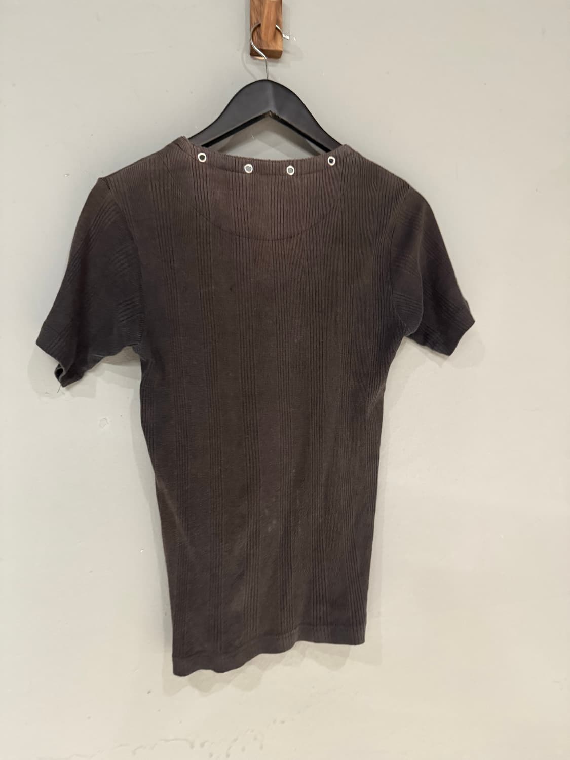 gothic printing & lettering eyelet top 상품이미지9