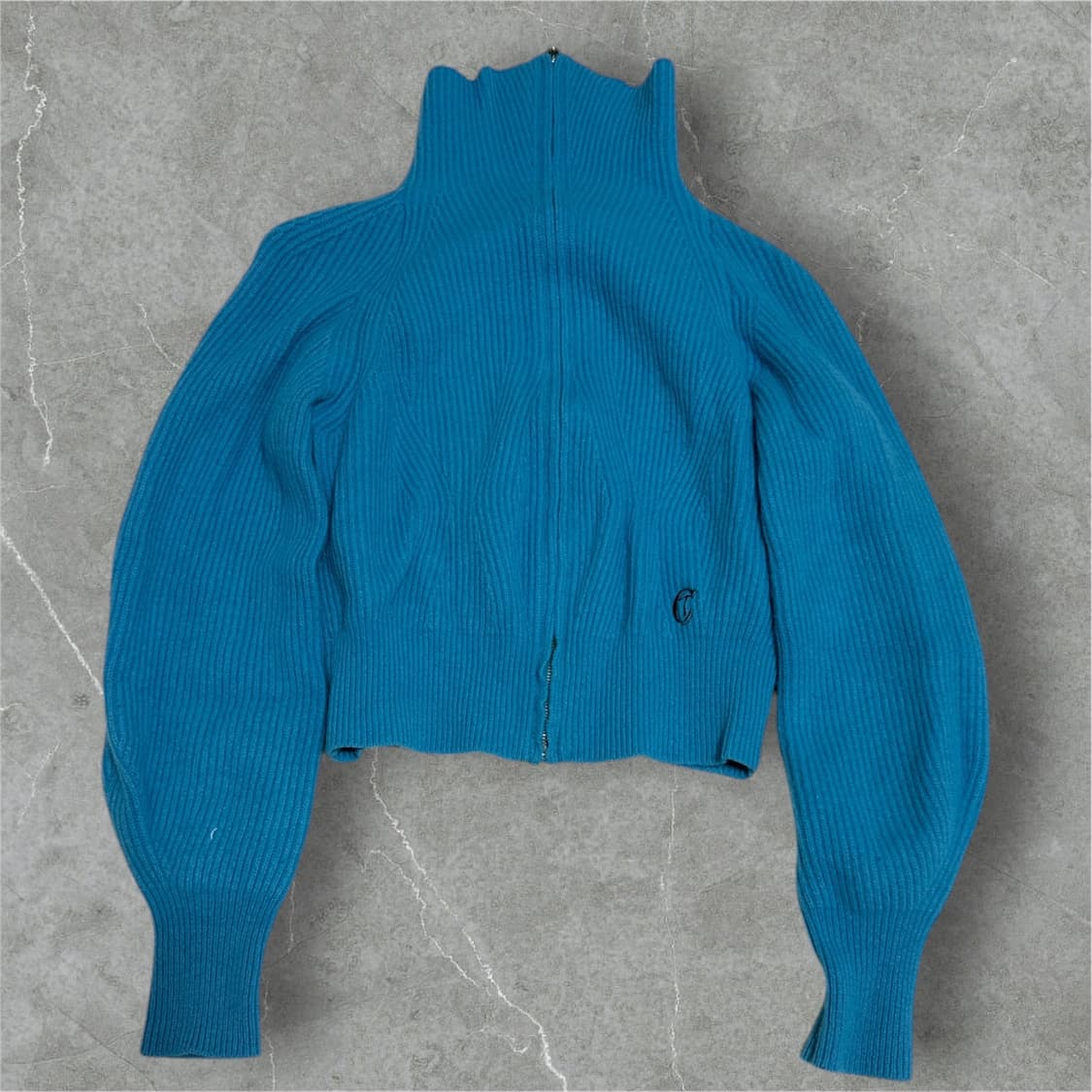 씨씨콜렉트 터틀넥 집업 니트 블루 상품이미지1