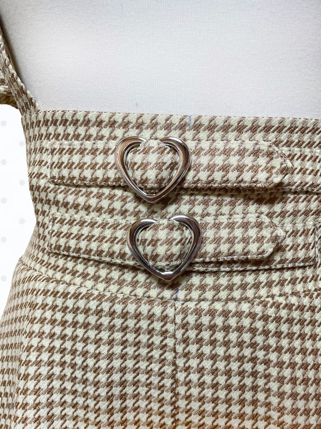 🤎(새상품)앙크루즈 라떼갸루 하트버클 서스펜더 원피스 스커트 상품이미지4