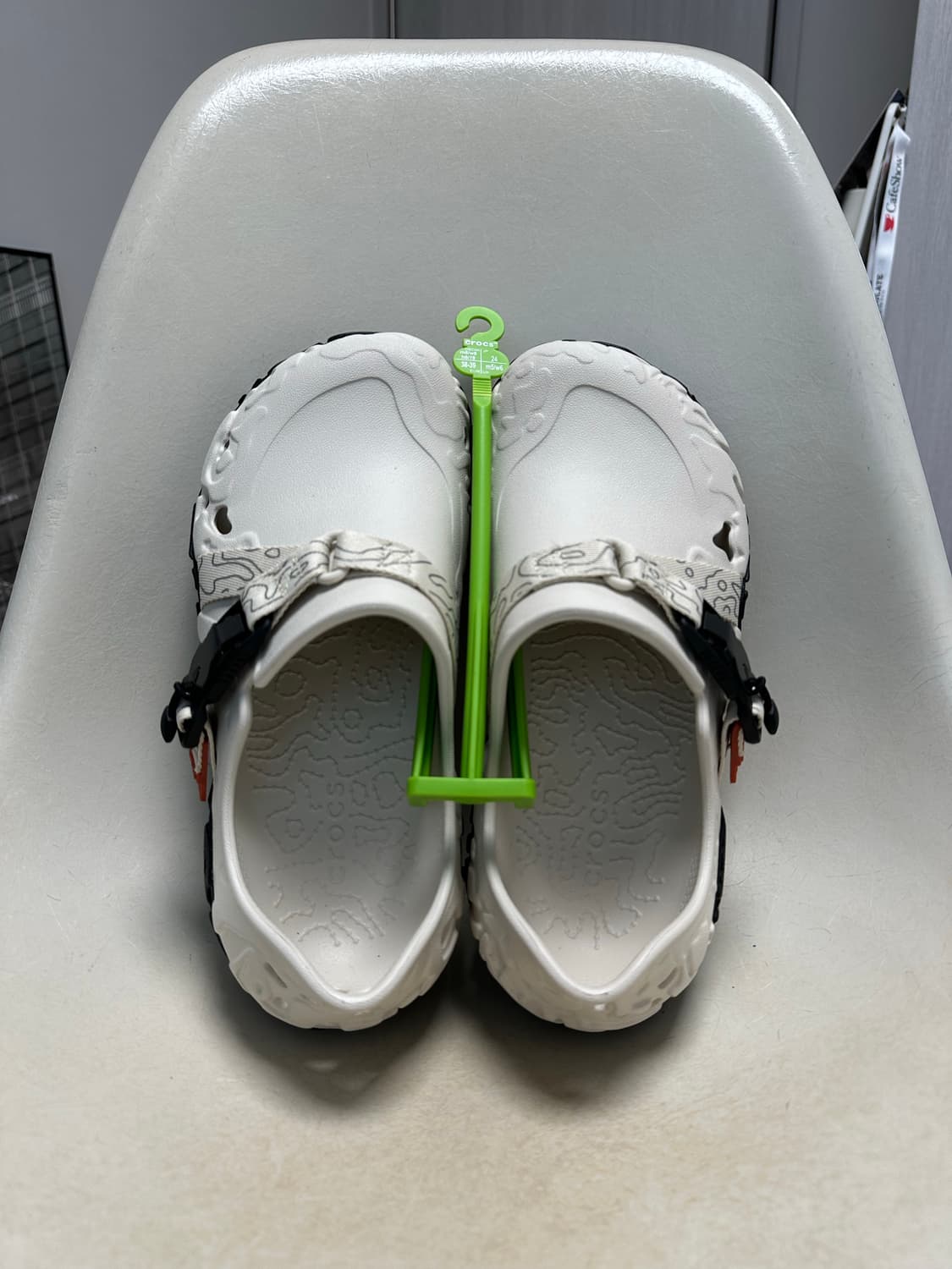 크록스 올 터레인 아틀라스 스투코 블랙 상품이미지1