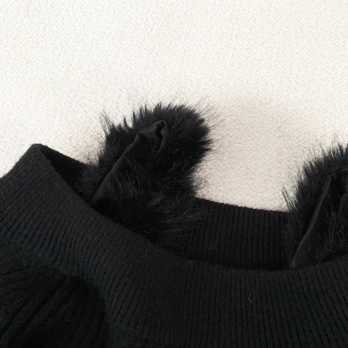 Ingni 갸루 블랙 오프숄더 니트 상품이미지2