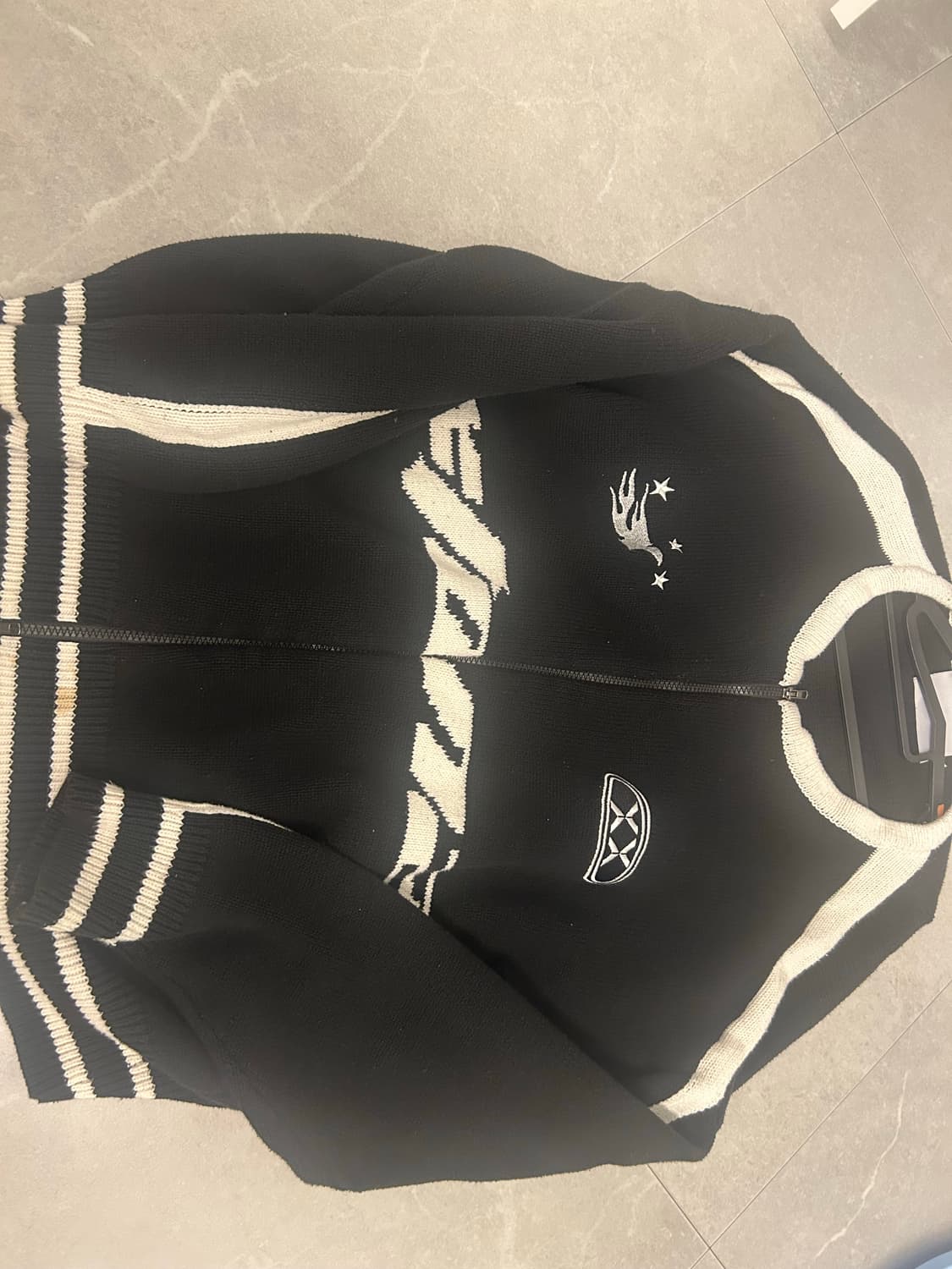 엑스톤즈 니트집업 상품이미지1