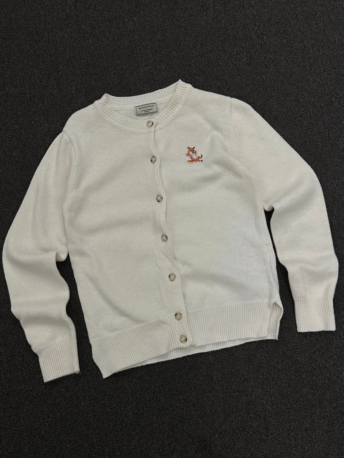 OS)메종 키츠네 칠랙스 폭스 패치 어드저스티드 크루넥 가디건 상품이미지1