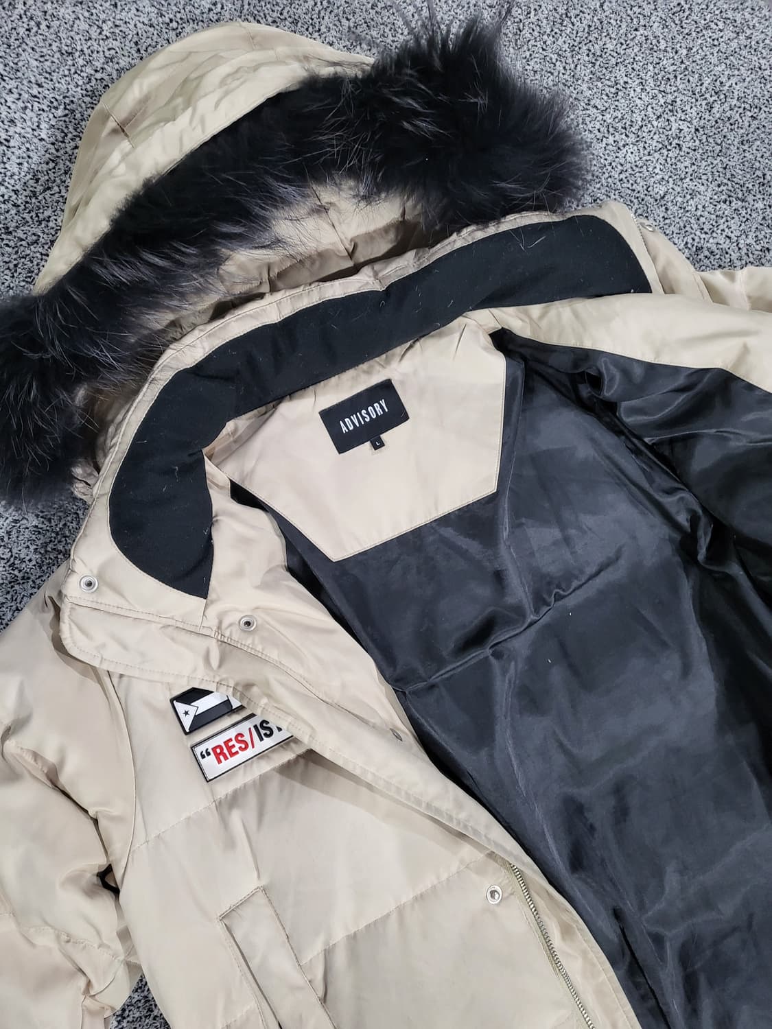 어드바이저리 패치 베이지 패딩자켓 상품이미지4