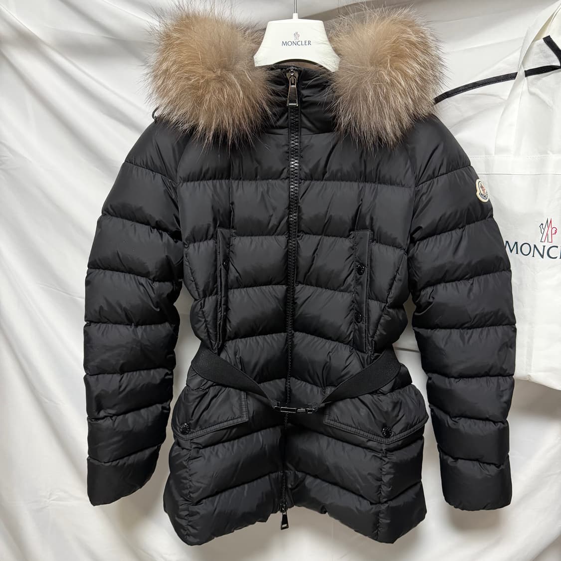 [S+급/1] 몽클레어 클리온 여성패딩 블랙 폭스퍼 풀구성 상품이미지1