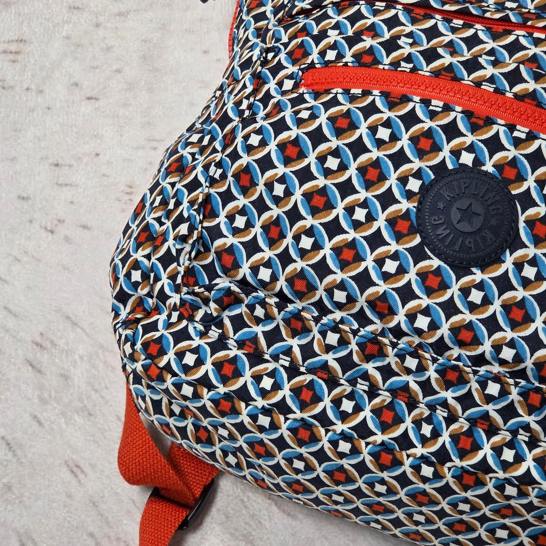 키플링 유니크 패턴 오렌지 포인트 백팩 상품이미지2