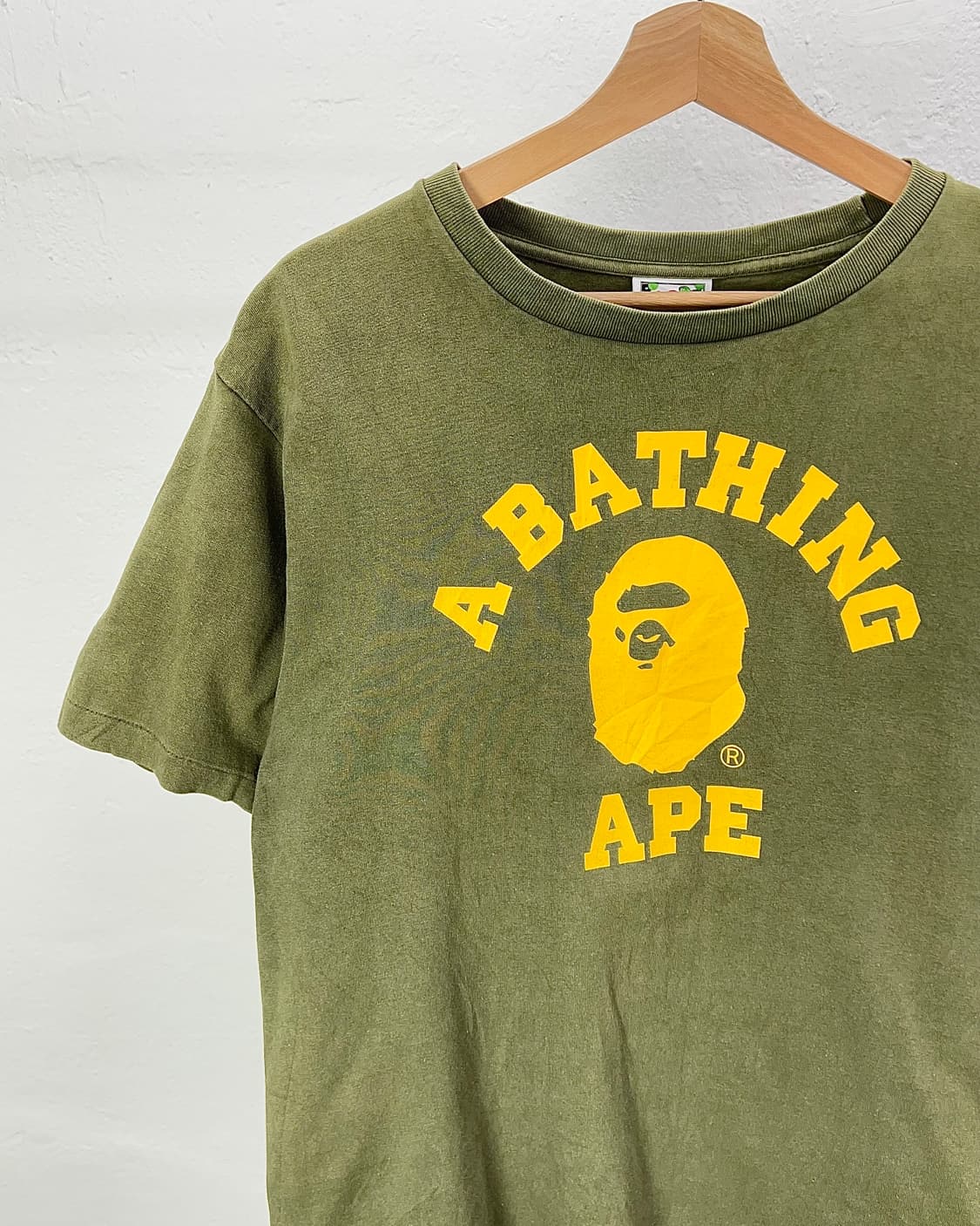 베이프 카키 컬리지 빅 사루 티셔츠 상품이미지2