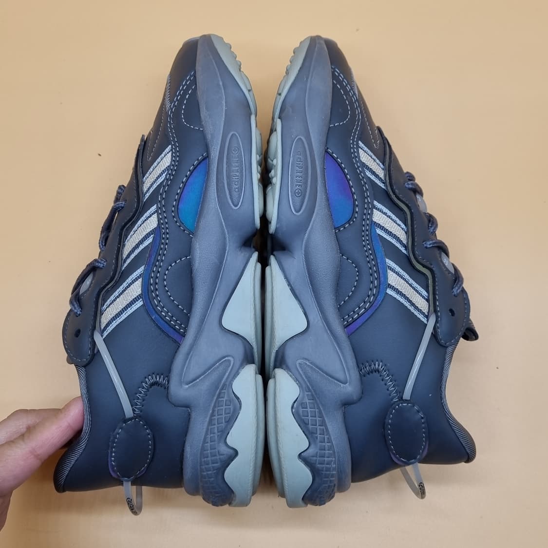 아디다스 오즈위고 여성운동화230 상품이미지5