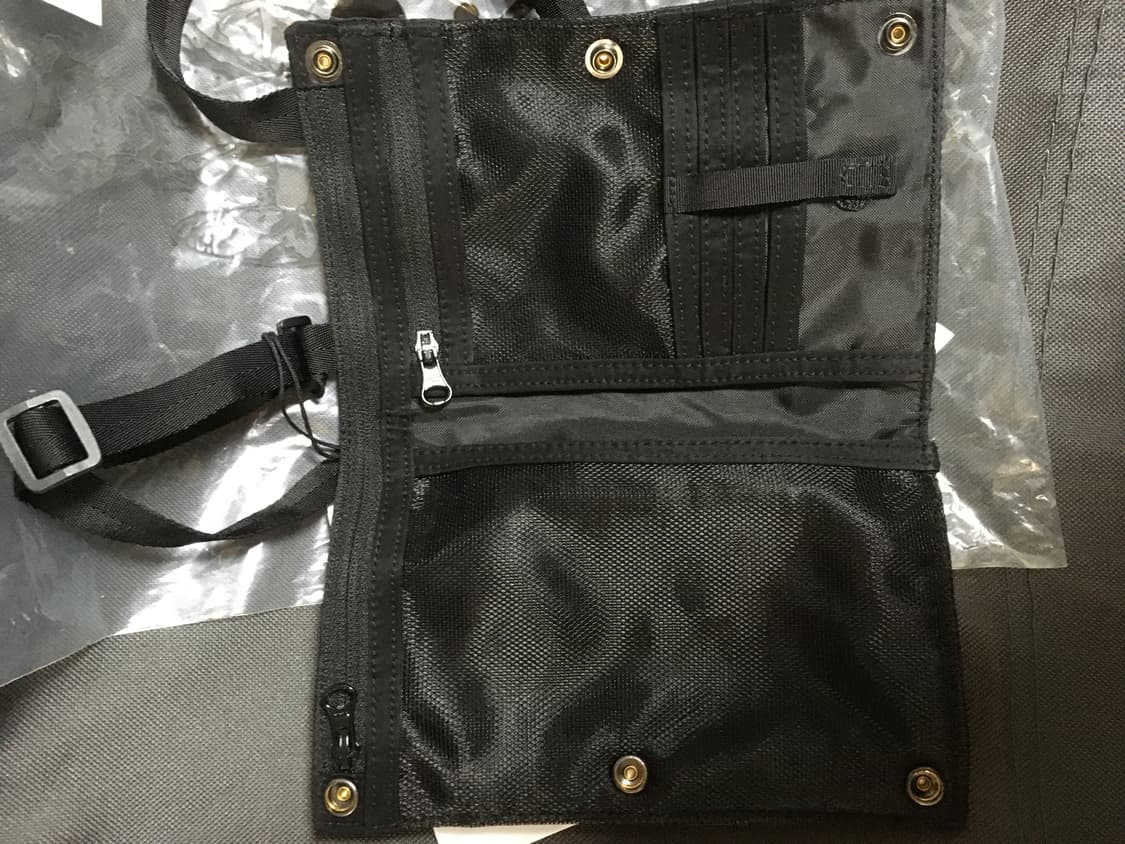 씨피컴퍼니 나일론 크로스백 판매합니다 상품이미지4