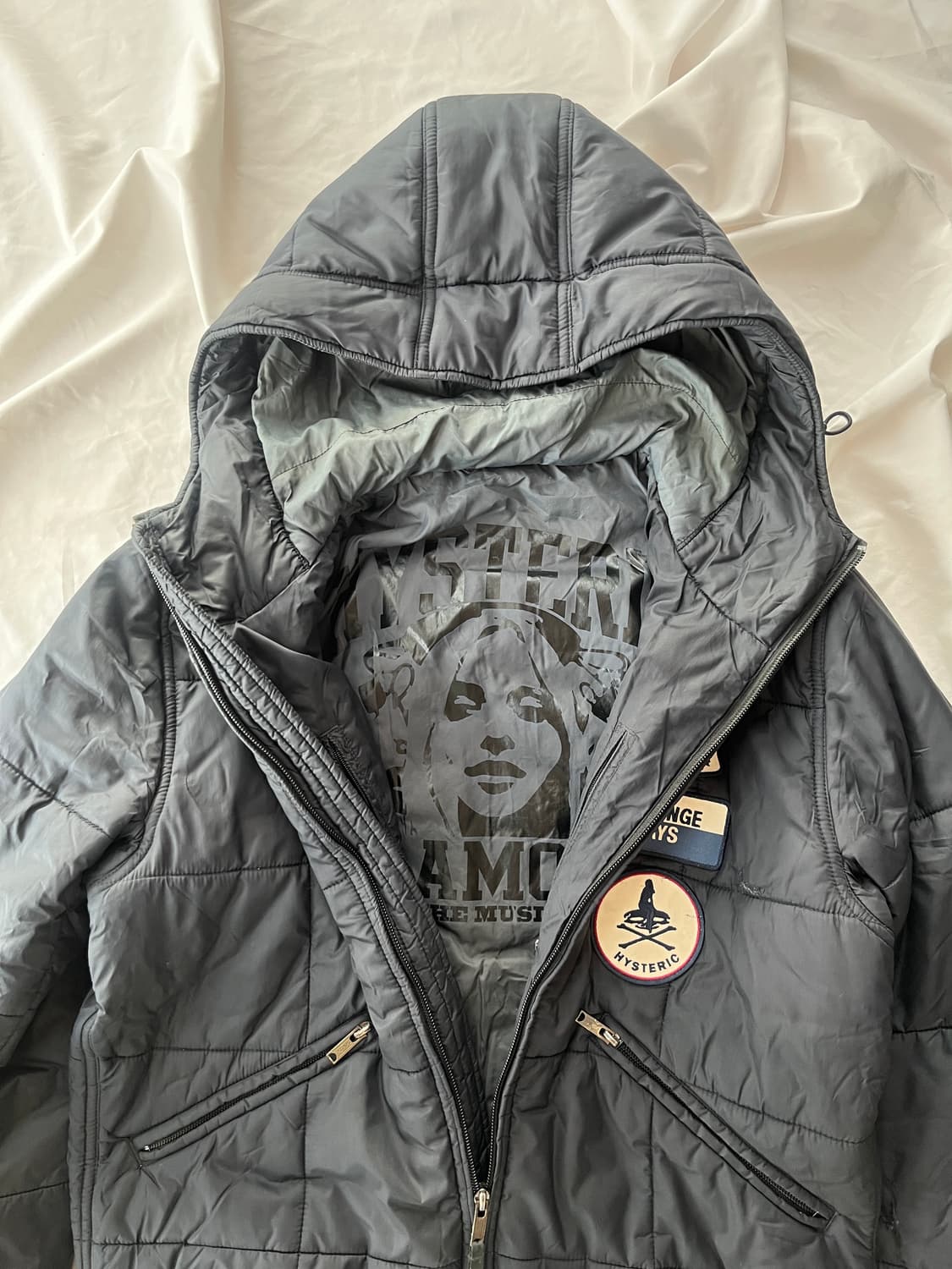 히스테릭 글래머 와펜 로고 패치 패딩 다운 점퍼 상품이미지5
