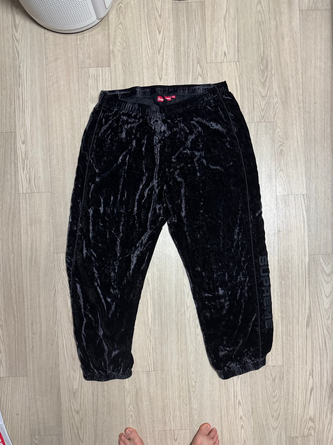 슈프림 크러쉬드 벨벳 팬츠 23FW 상품이미지4