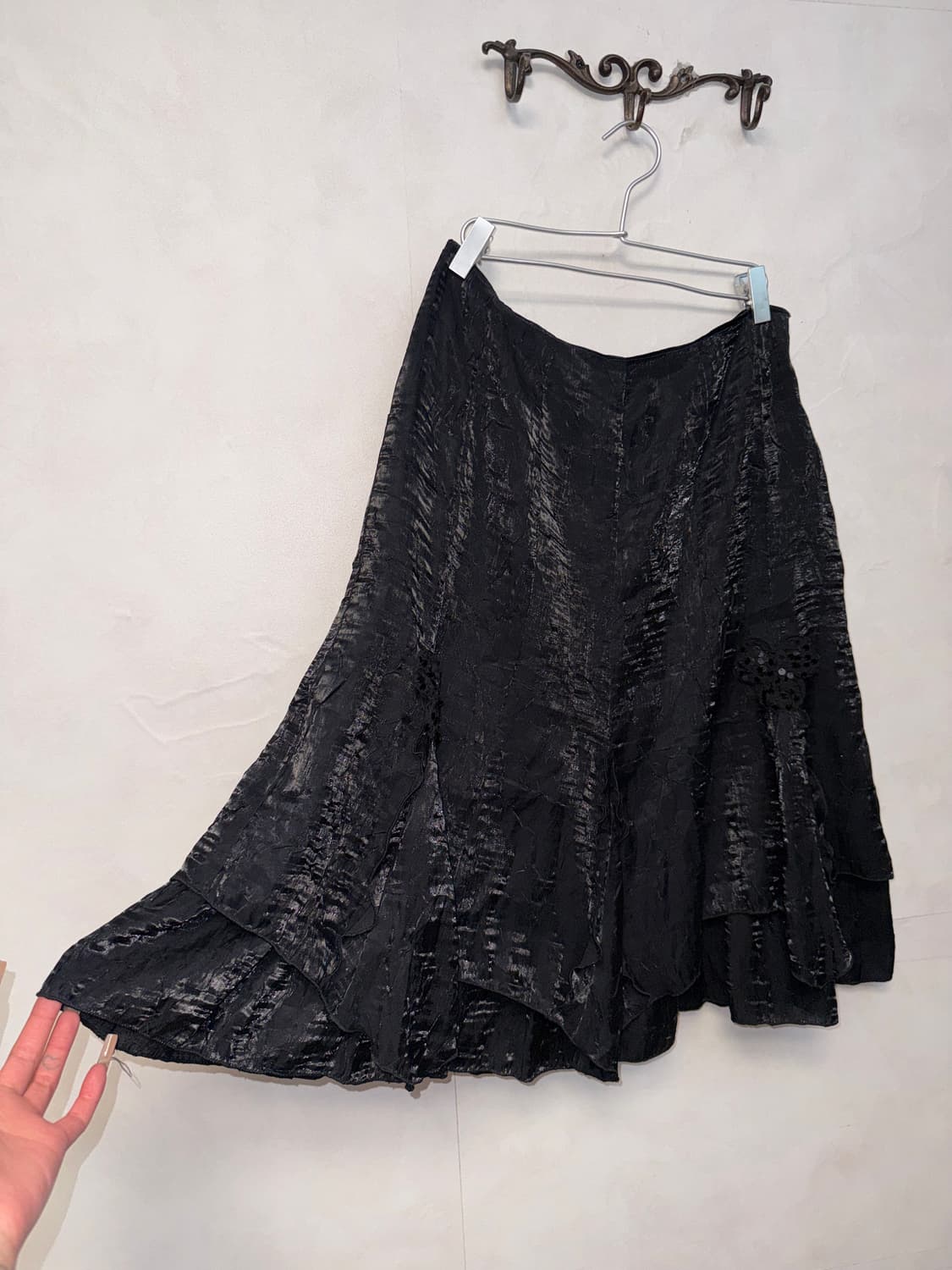 Black satin ruffle flower unbalanced sk 상품이미지3
