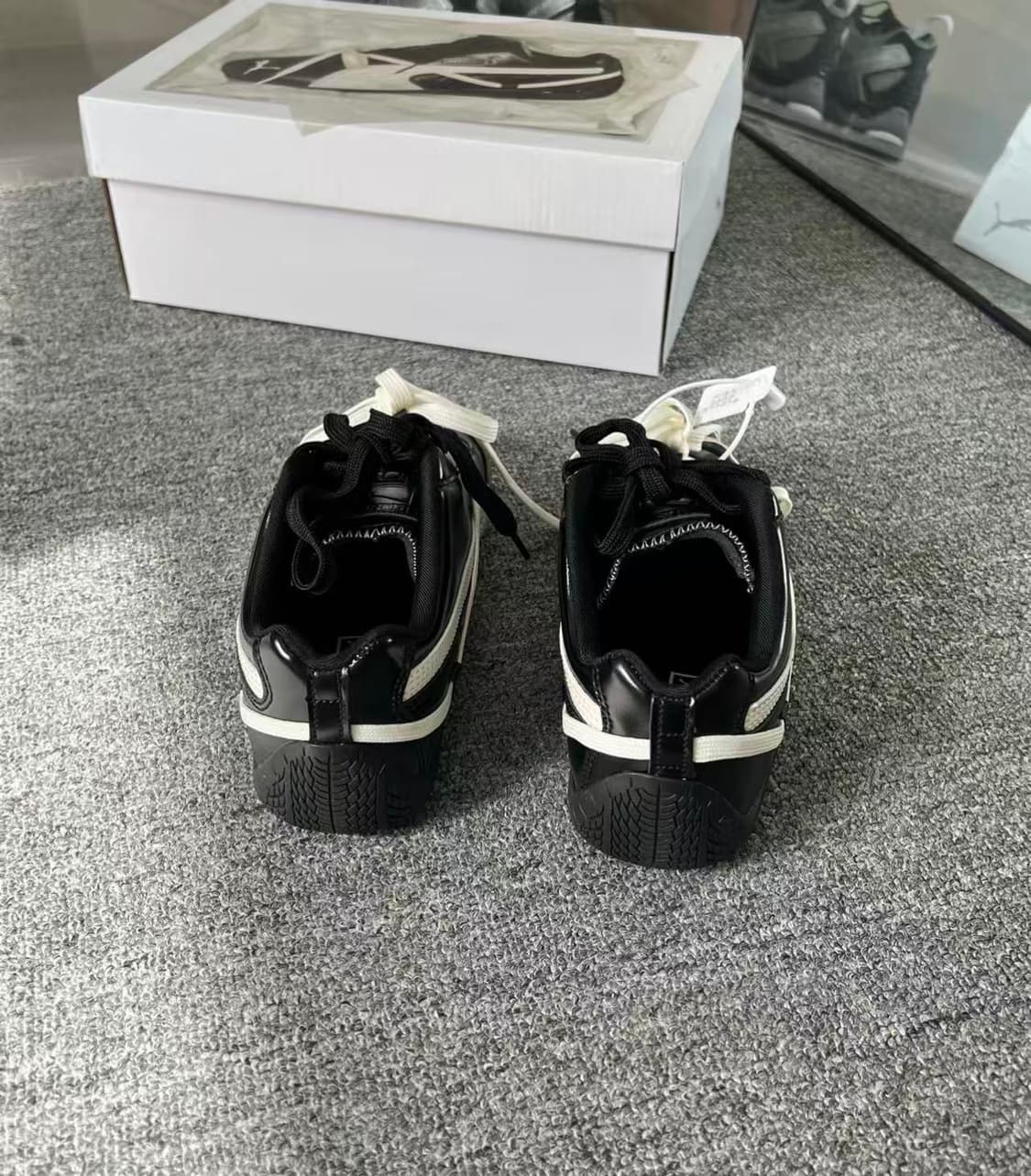 푸마 x 로제 스피드캣 PRM 블랙 웜 화이트 235mm 상품이미지7