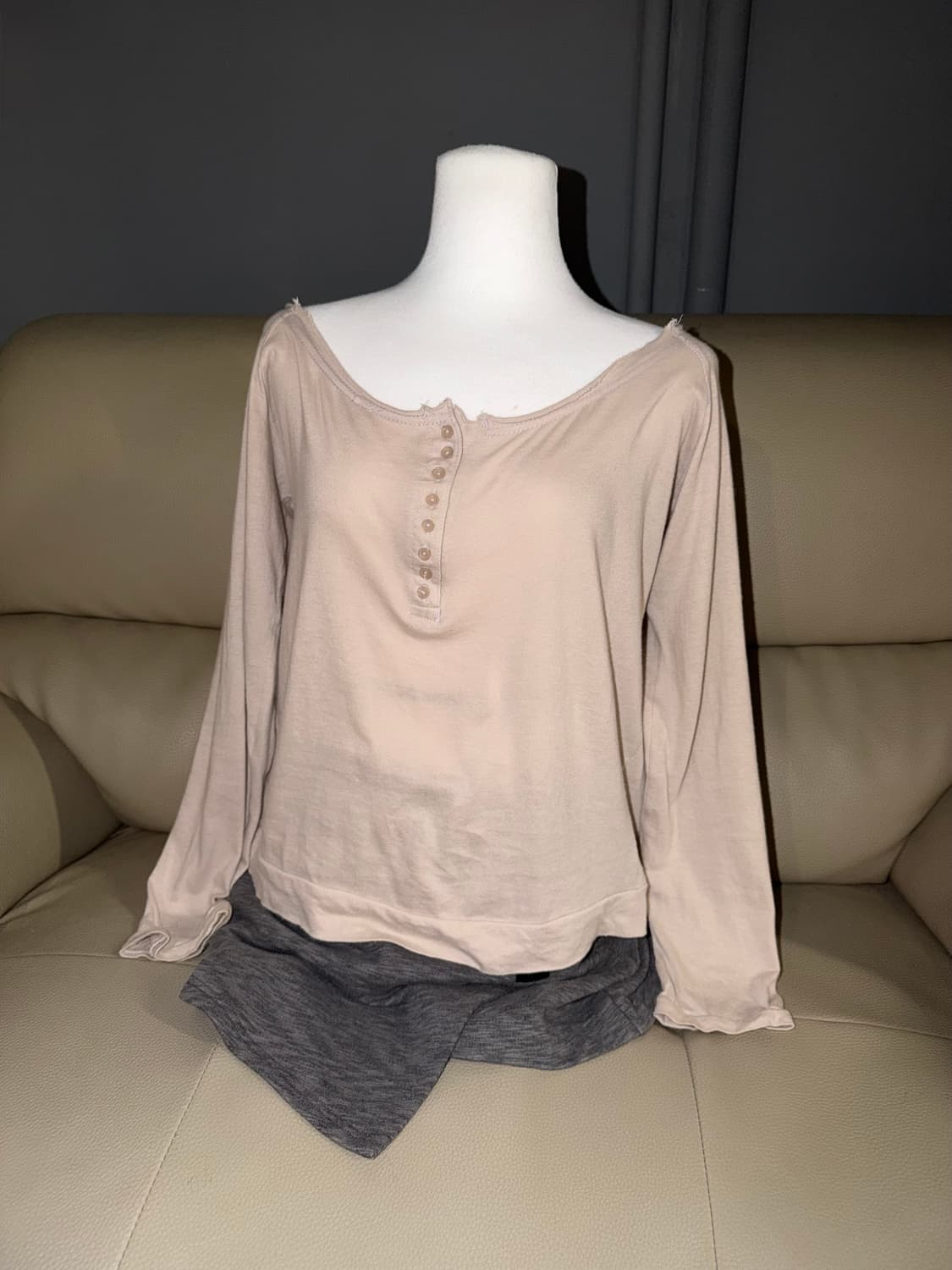 off-shoulder button point long sleeve 상품이미지1