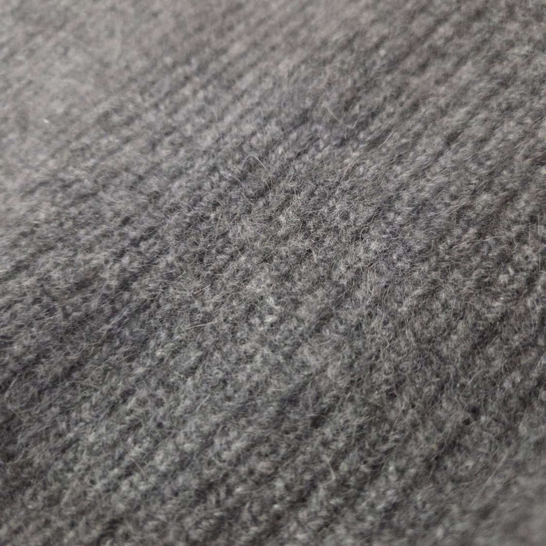 ERUME 이루미 폭스 라쿤 울 터틀넥 니트 스웨터 상품이미지4