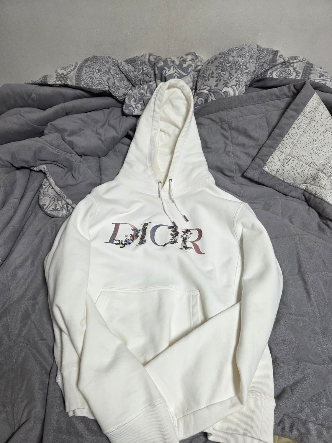 디올 플라워 자수 로고 화이트 후드티 M 상품이미지1