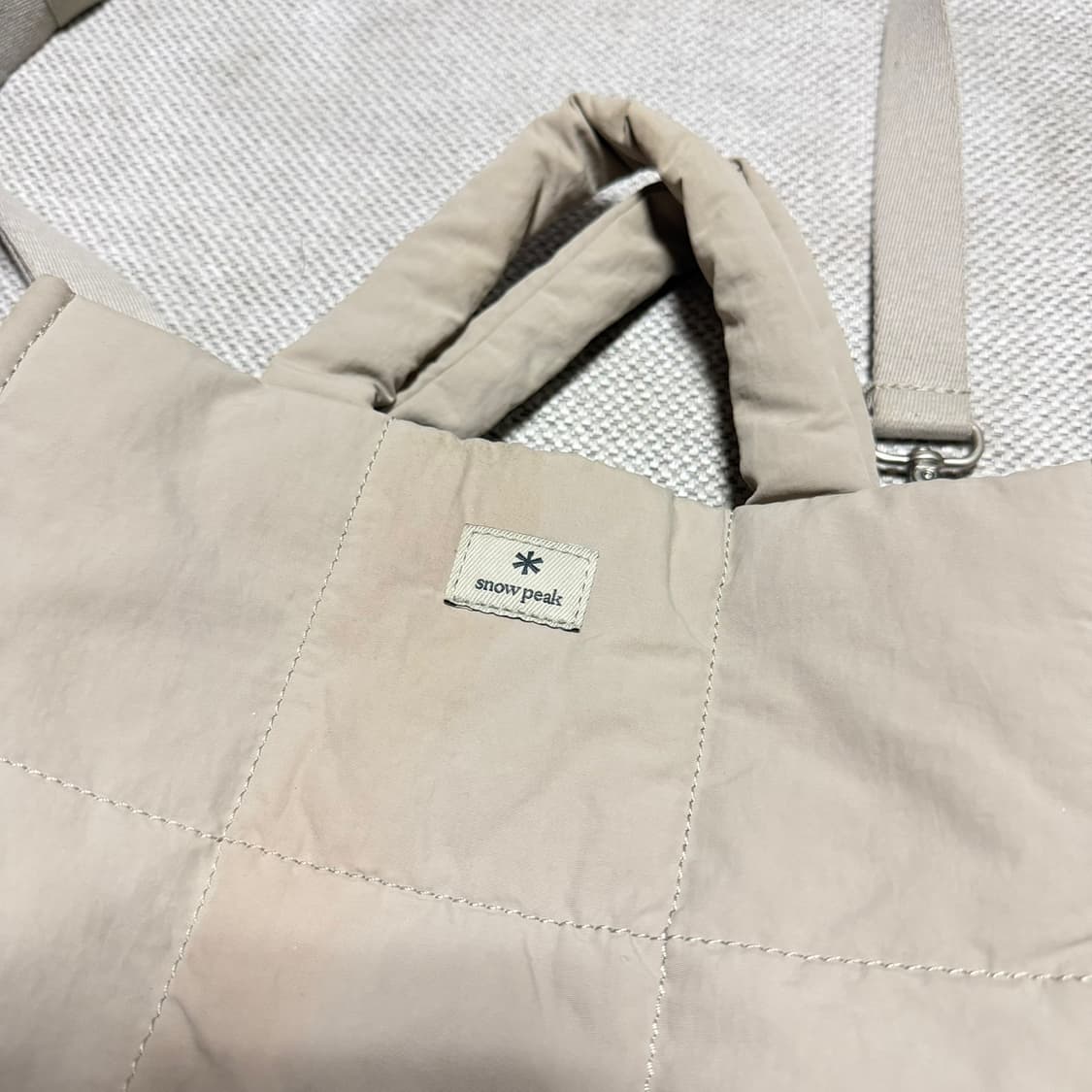 스노우피크 어페럴 퀄팅 패딩 토트백 상품이미지2