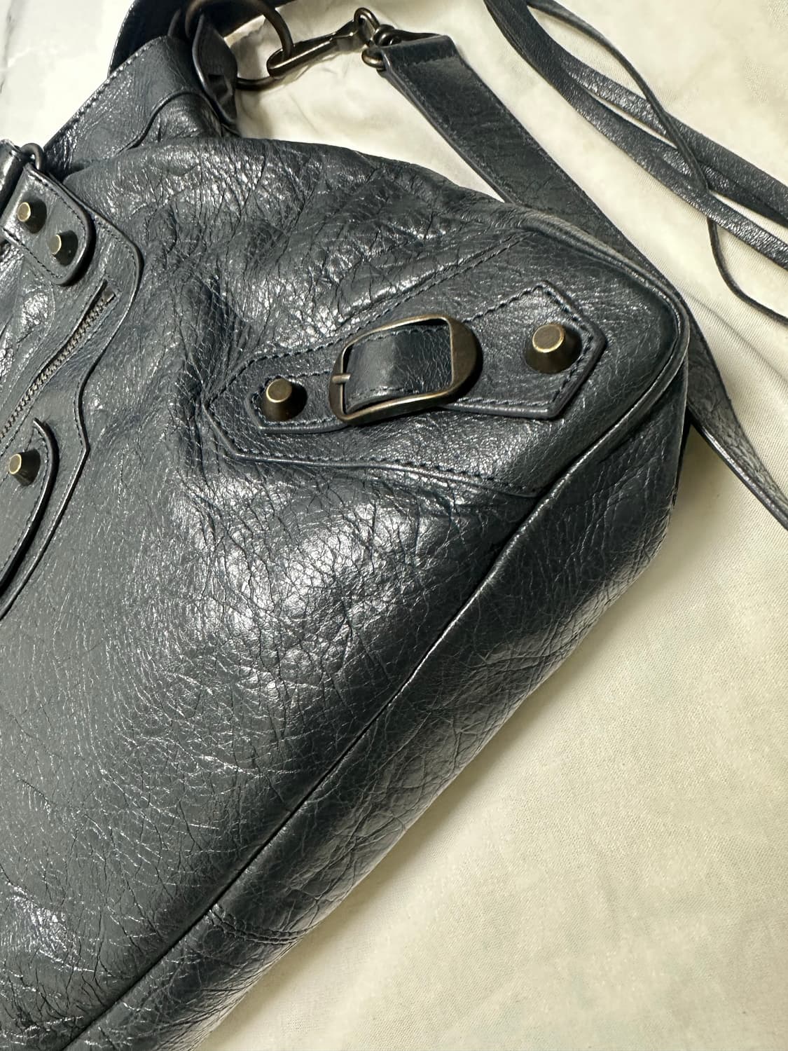 [A 정품] 발렌시아가 시티 모터백 타운 다크그레이 상품이미지6