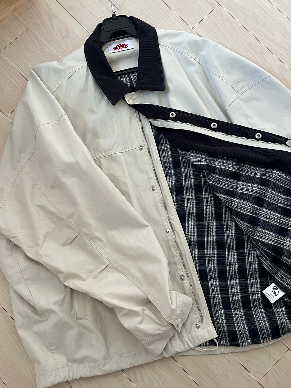 썸플레이스 배색 자켓 아이보리 상품이미지4