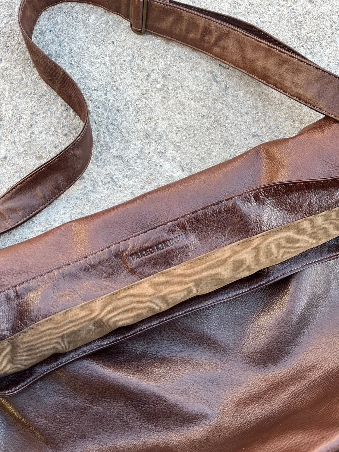 Takeo Kikuchi 레더 브라운 크로스백 상품이미지3