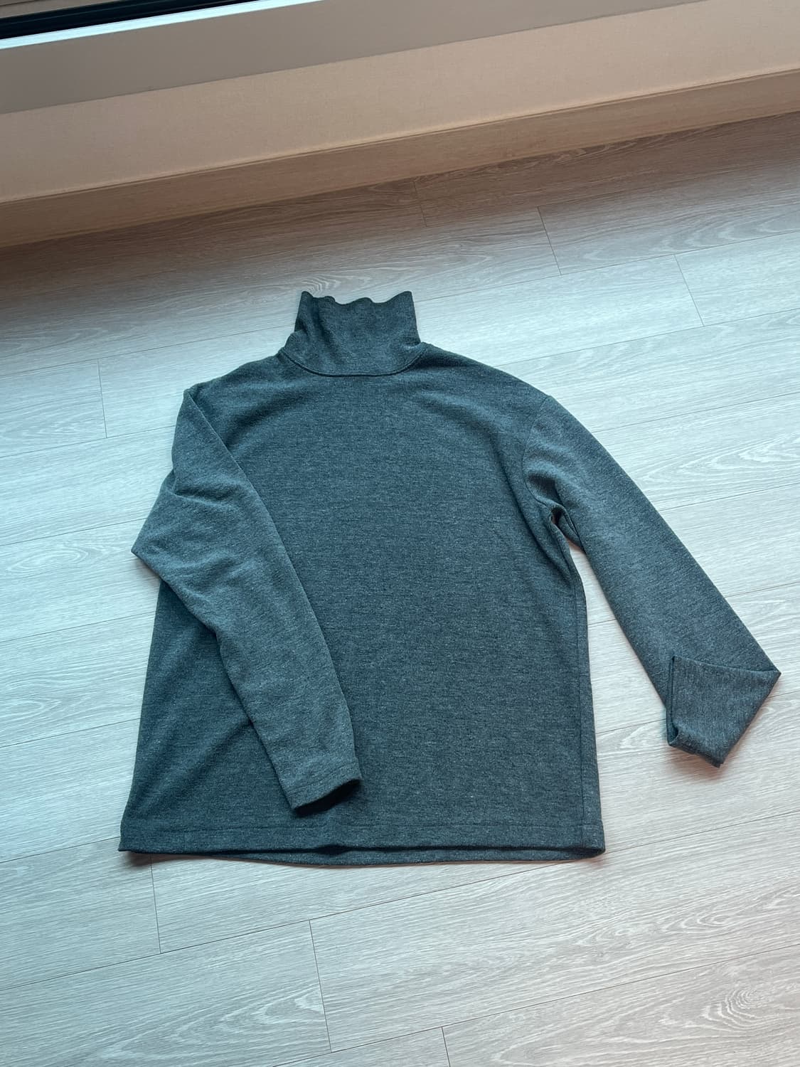 (실착3회) 드로우핏 목폴라 터틀넥 니트 상품이미지3