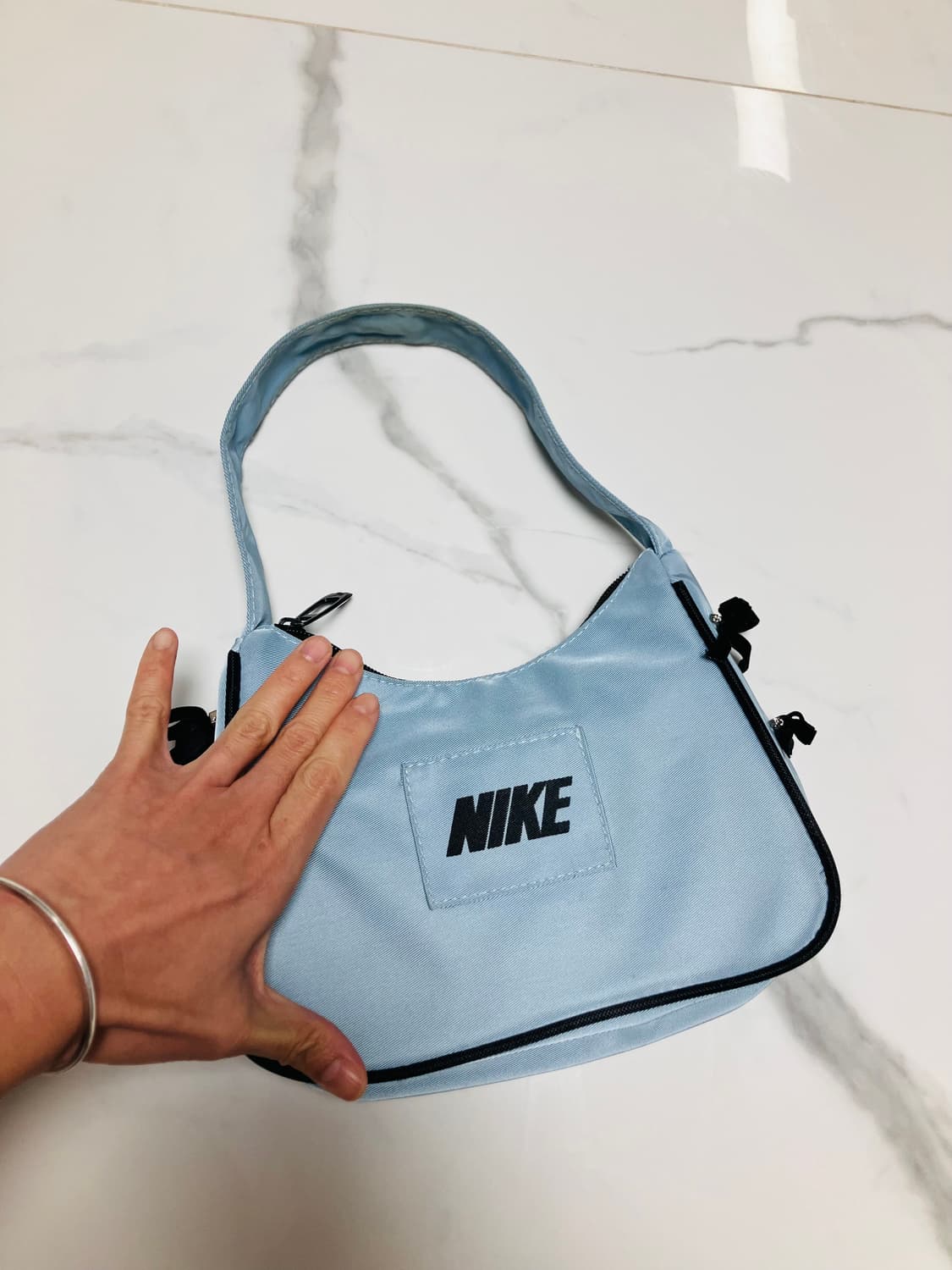 frankie collectve 나이키 리폼 베이비블루 바게뜨백 상품이미지4