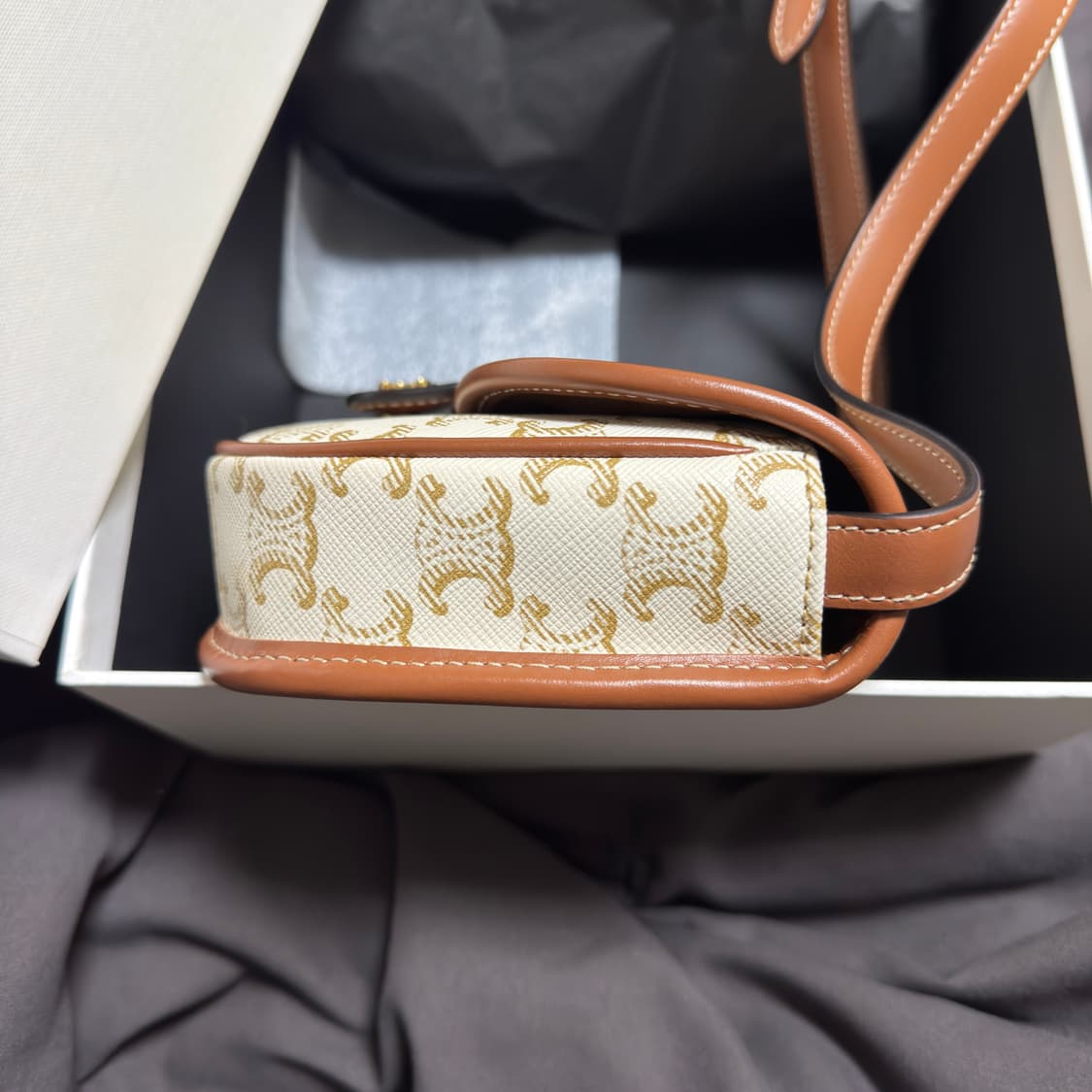 셀린느 트리오페 미니 베사체 상품이미지3