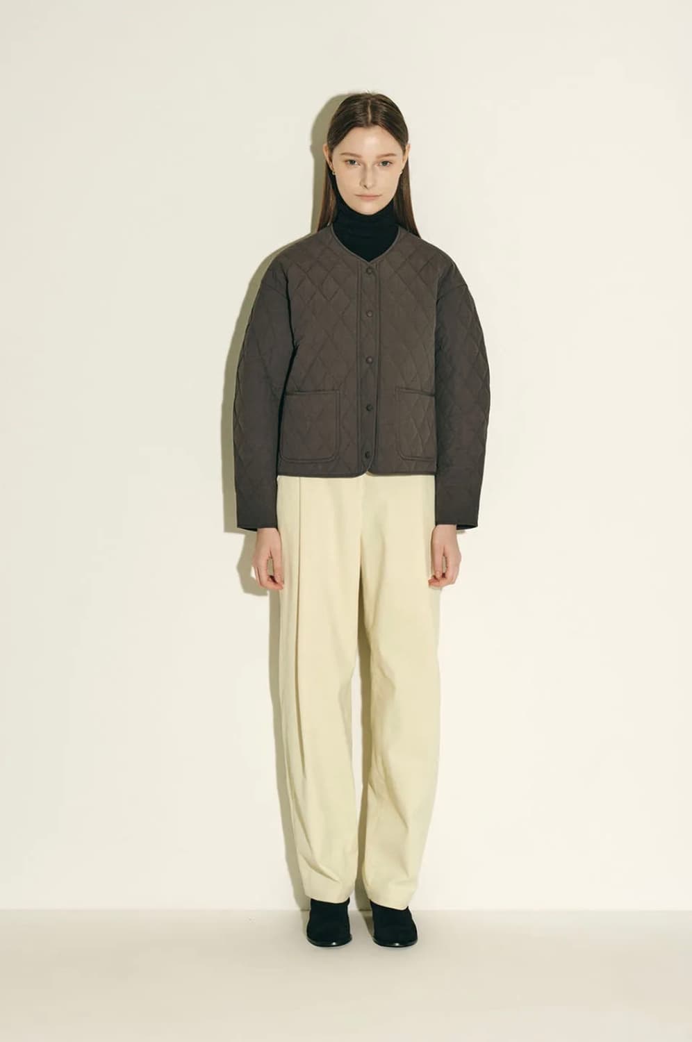 [유튜버 소올 착용] 준바이준케이 라운드 슬리브 퀼팅 자켓 차콜 상품이미지8