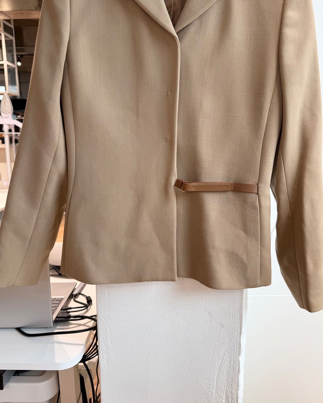 프라다 베이지 벨티드 테일러드 블레이저 자켓  상품이미지6
