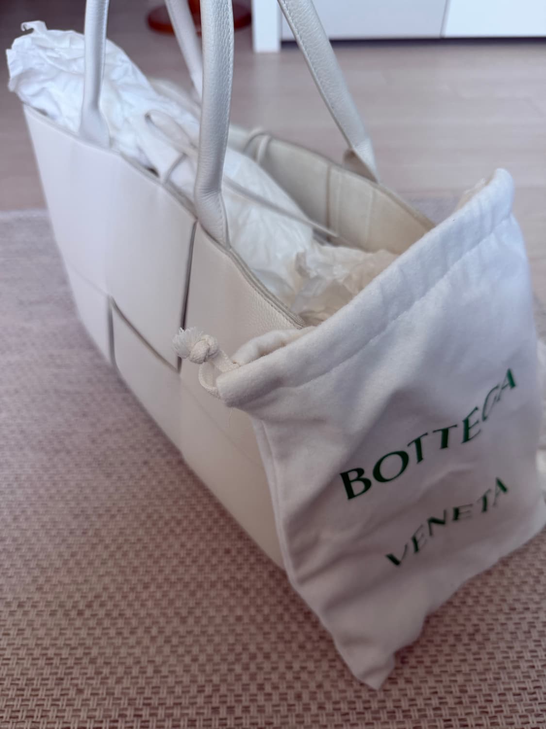 보테가 베네타 아르코 토트 미디엄 상품이미지5